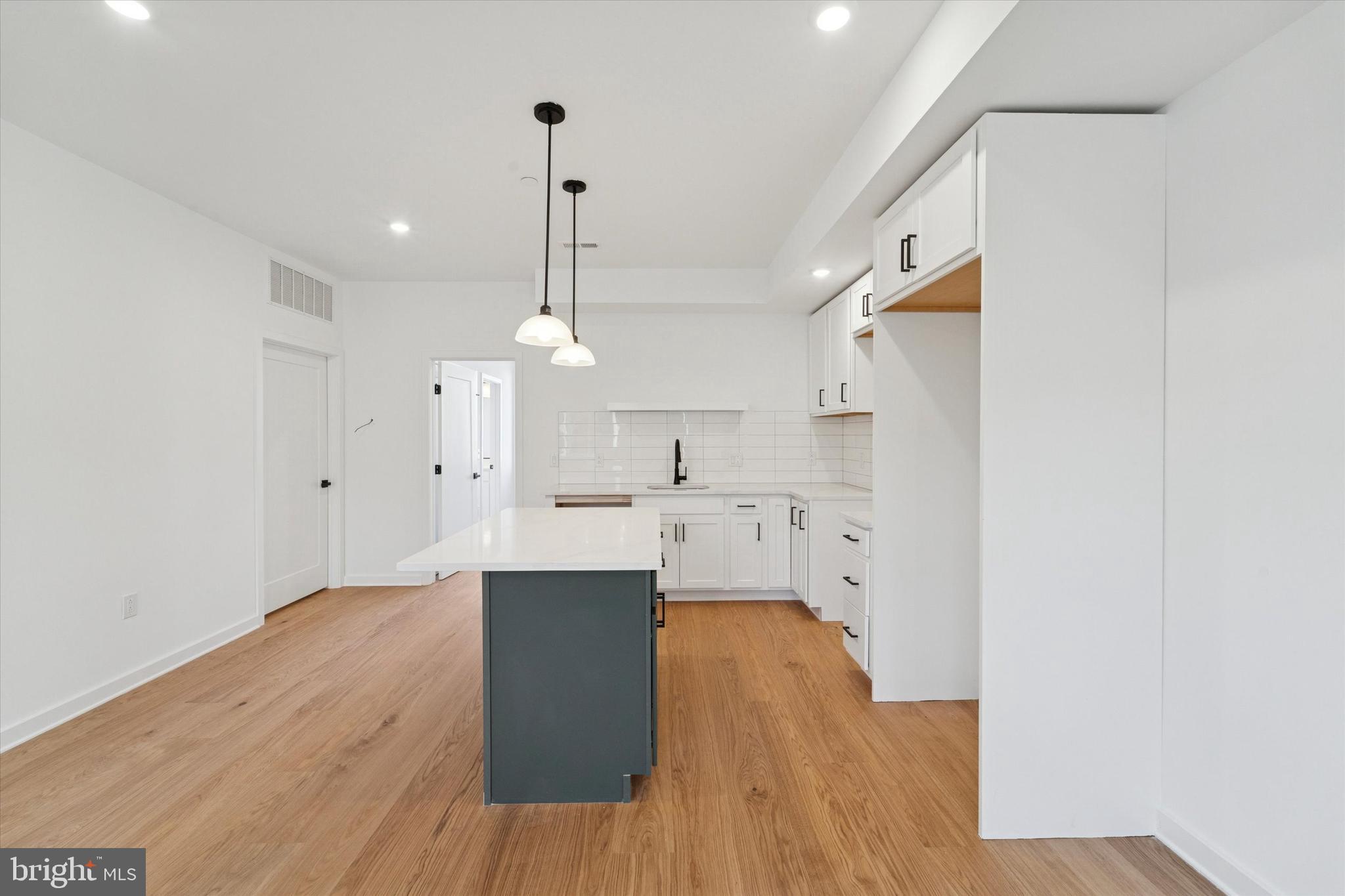 PORT RICHMOND - Residential