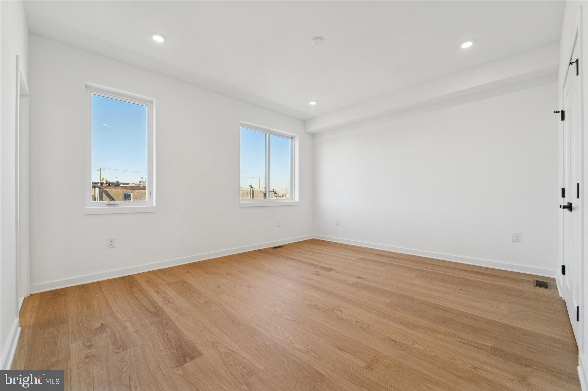 PORT RICHMOND - Residential