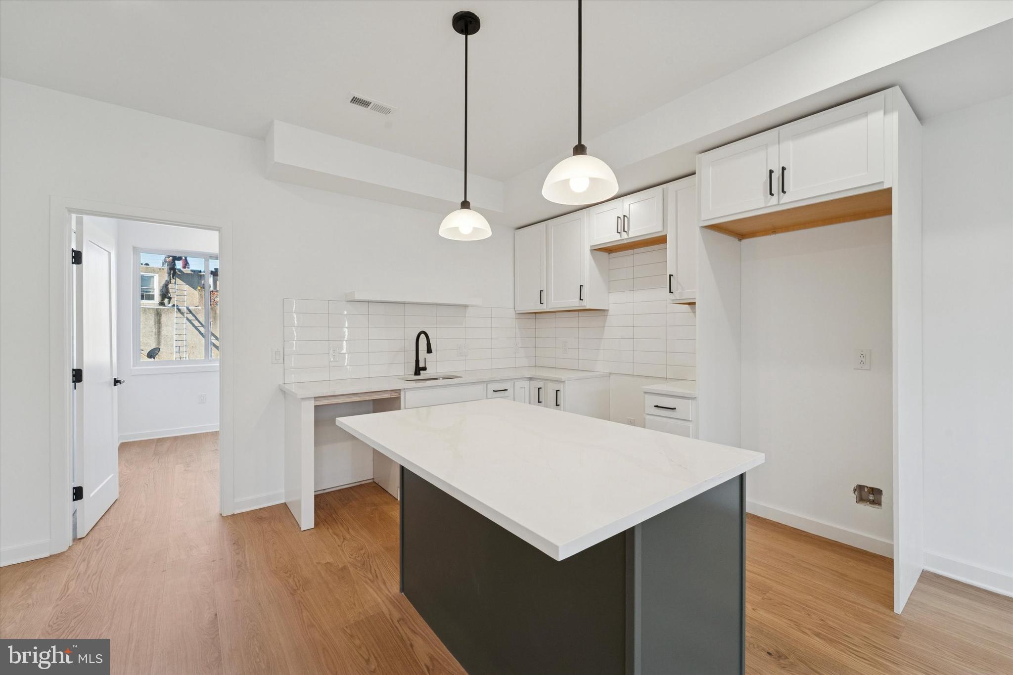 PORT RICHMOND - Residential