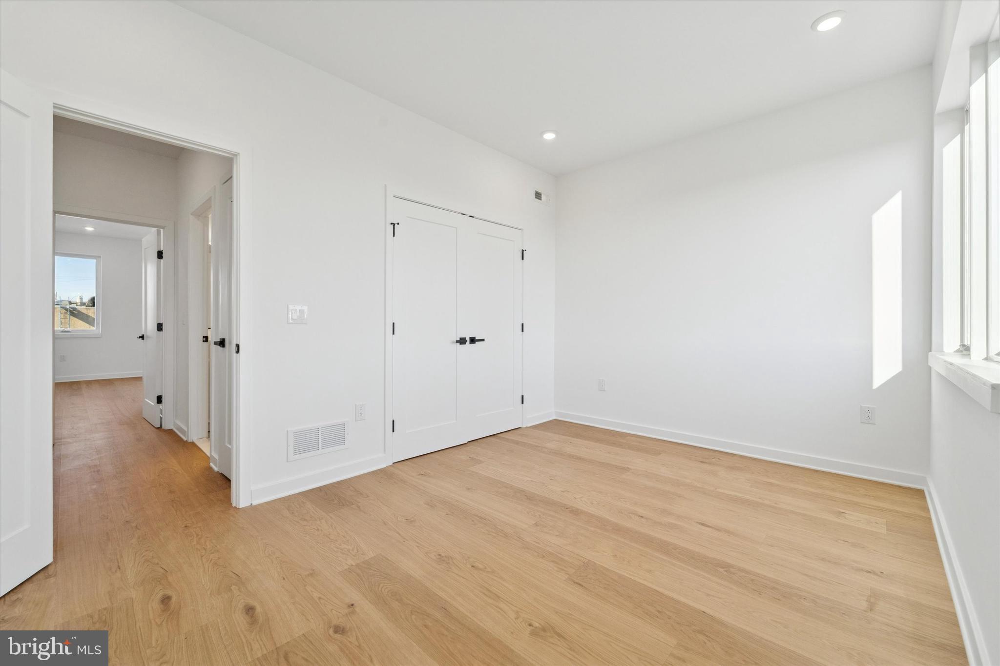 PORT RICHMOND - Residential