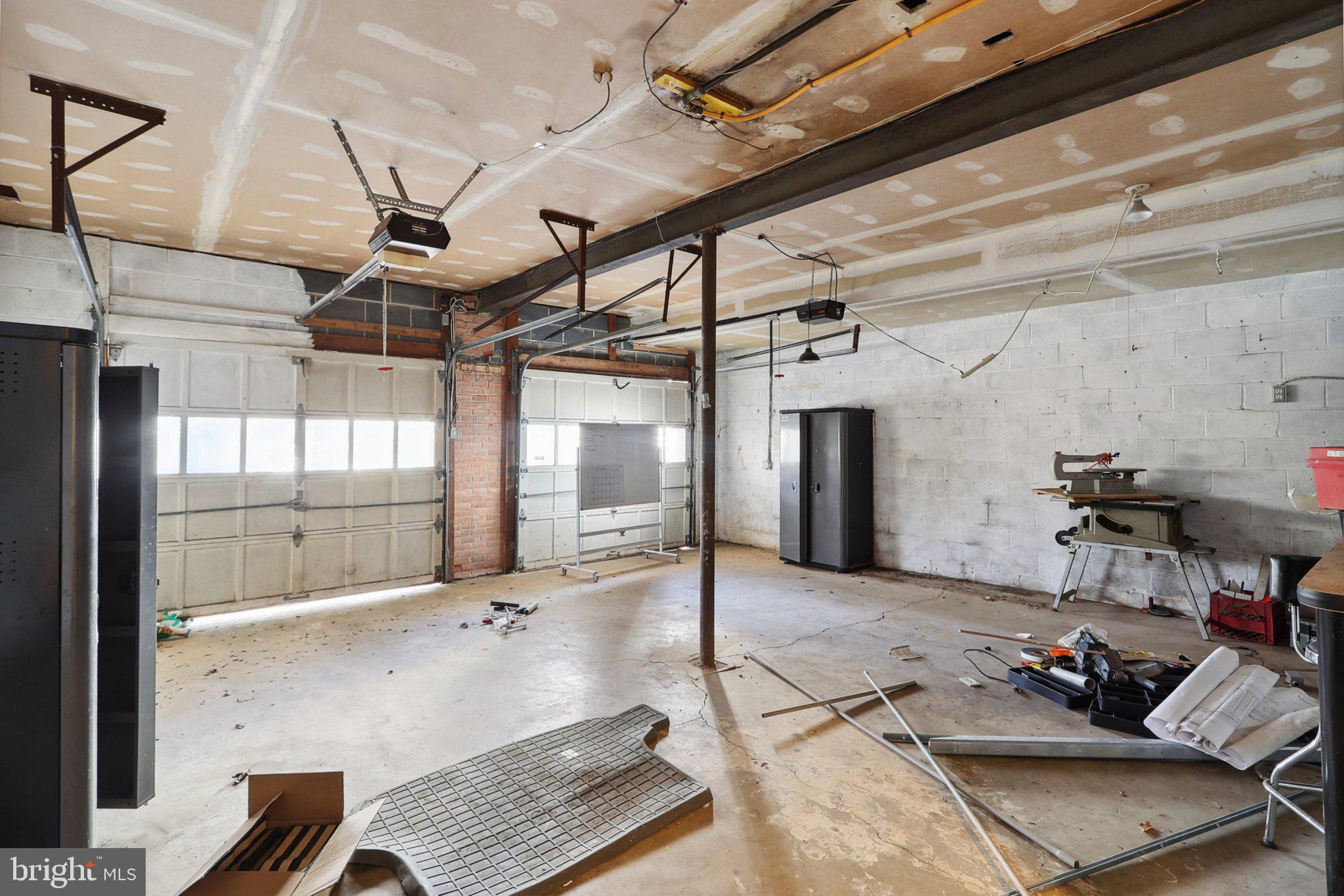 BURNING TREE MANOR - Residential