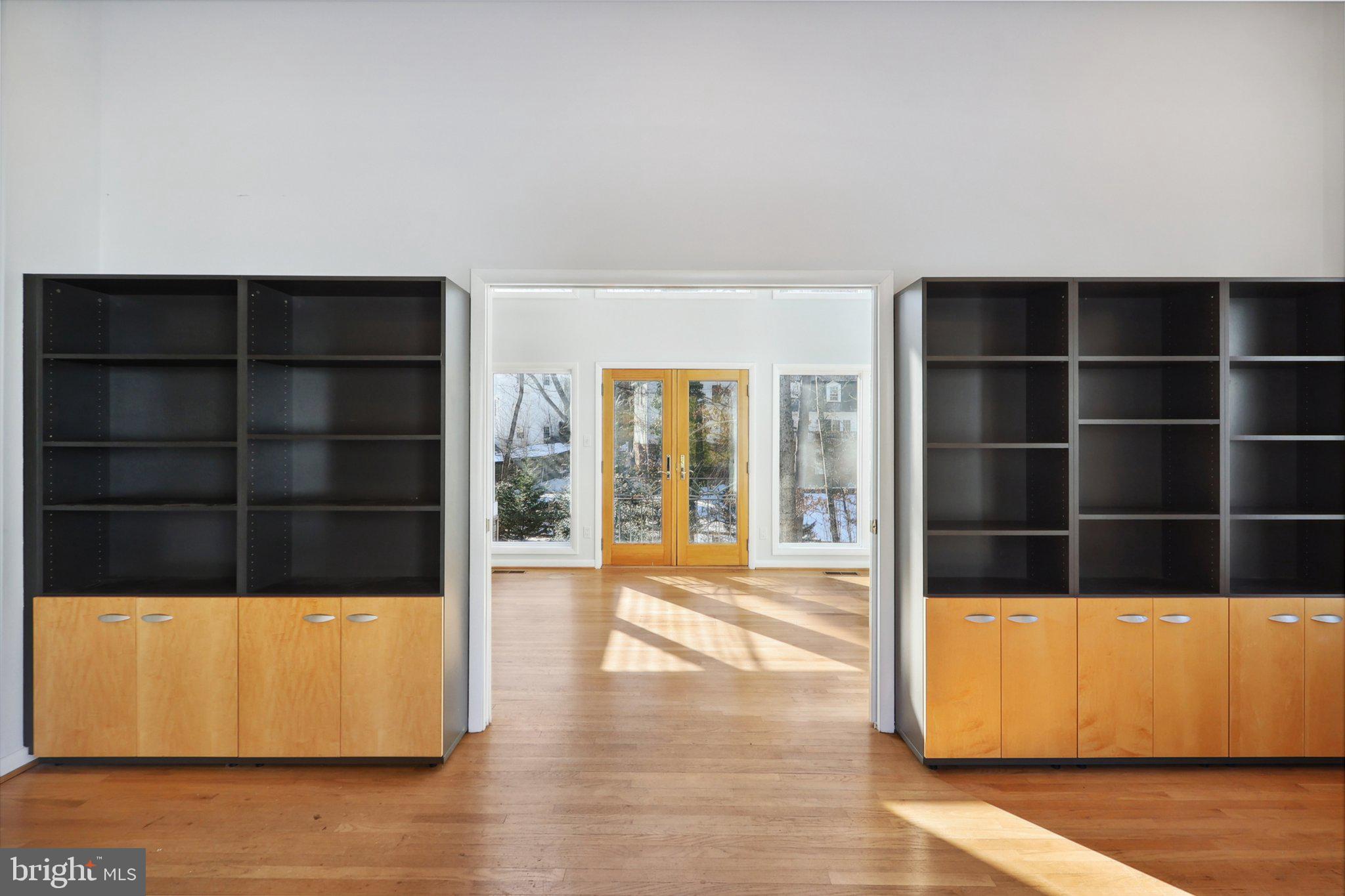 BURNING TREE MANOR - Residential