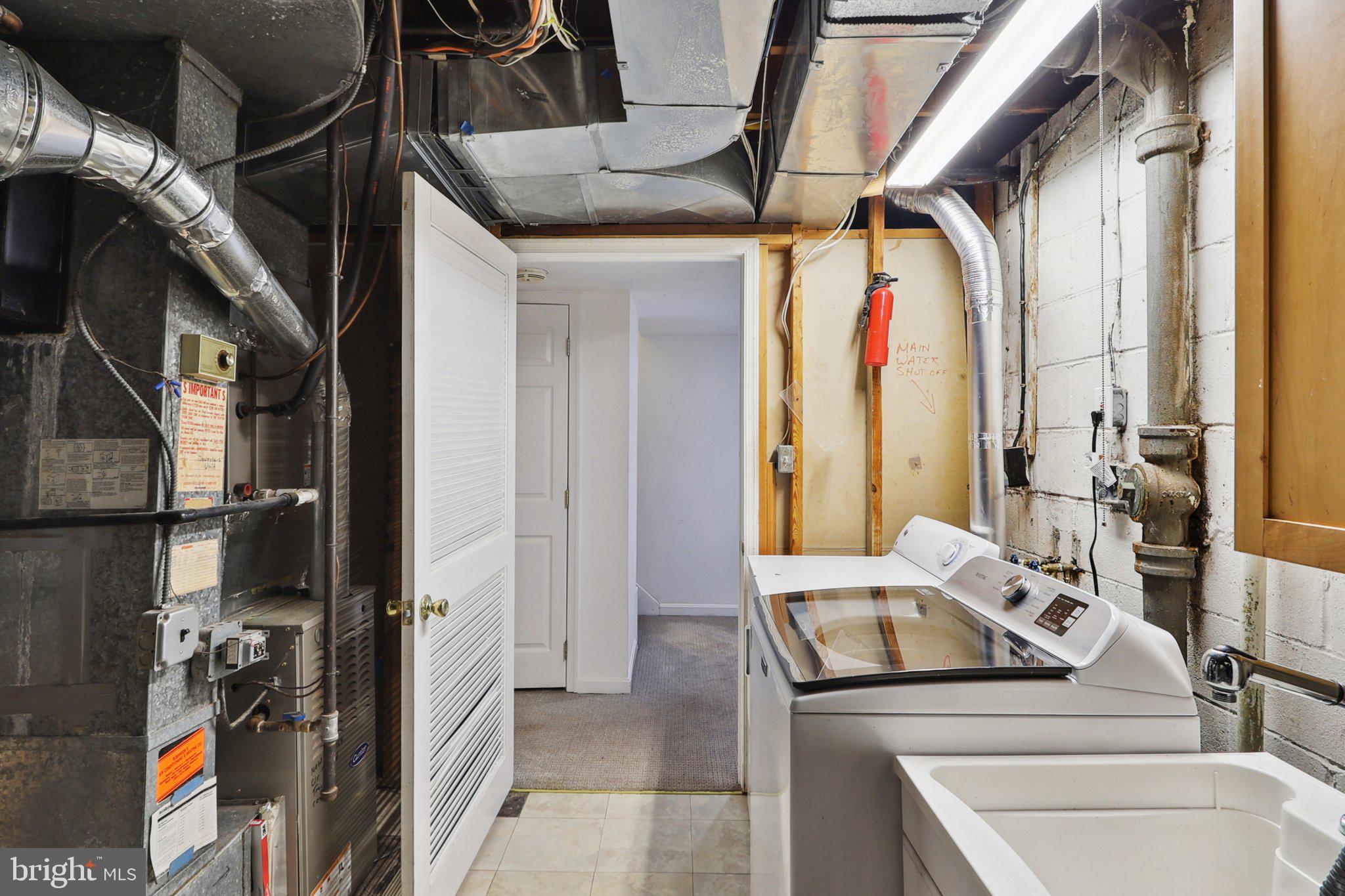 BURNING TREE MANOR - Residential