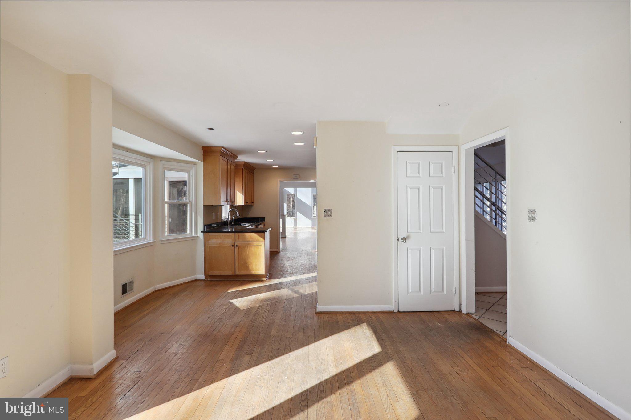 BURNING TREE MANOR - Residential