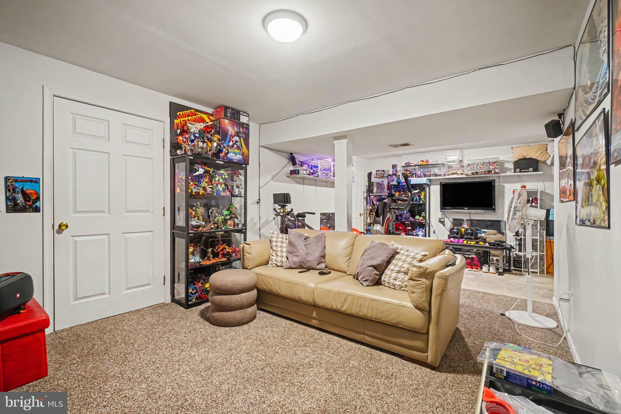 2094 ACORN DRIVE