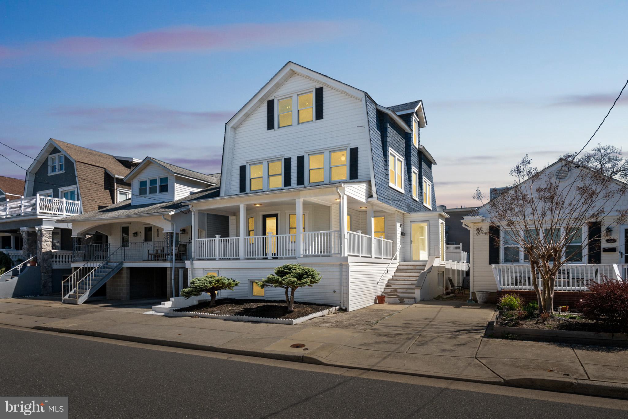 3 N SURREY AVENUE
