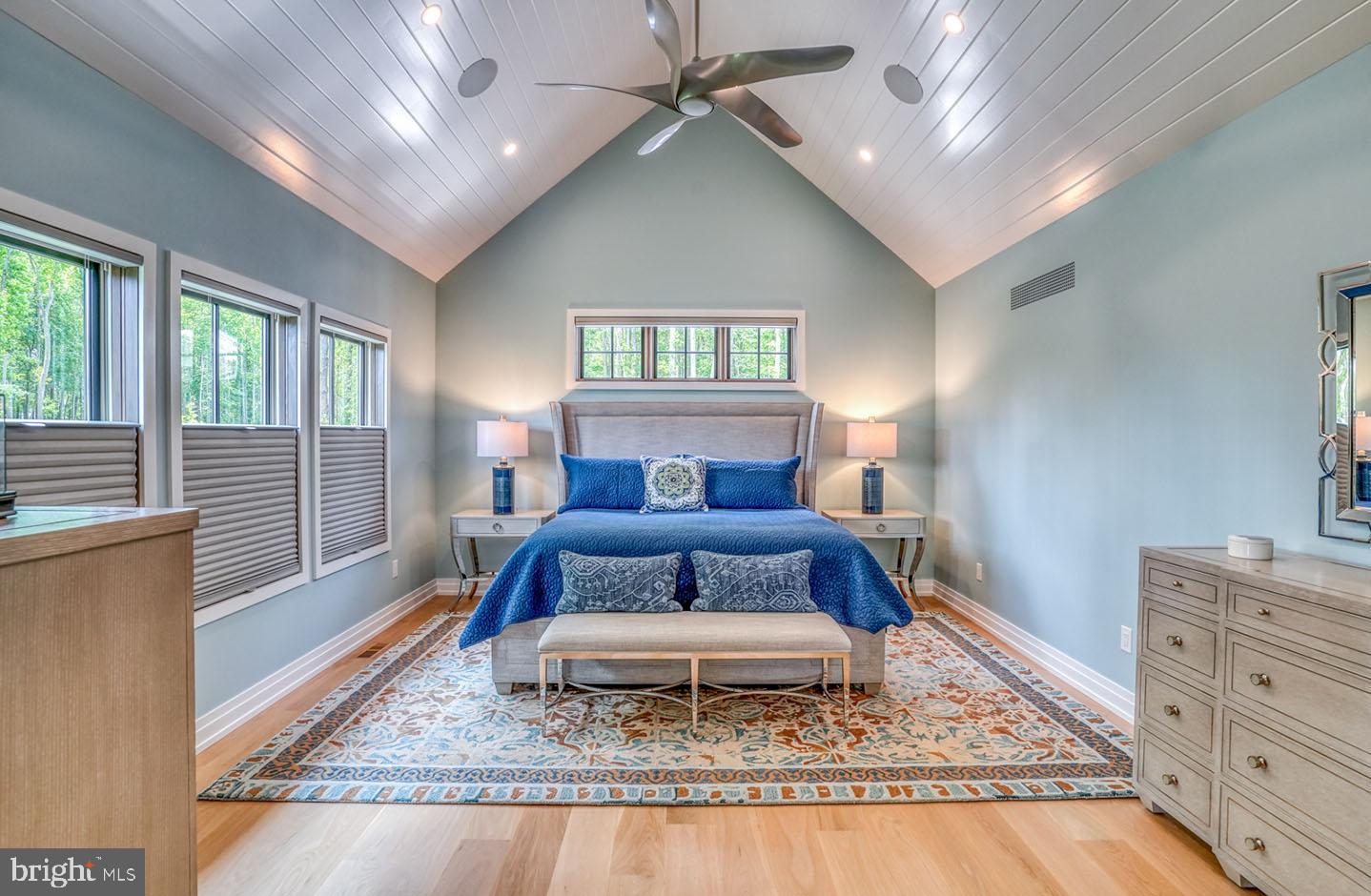 MARINERS RETREAT - Residential