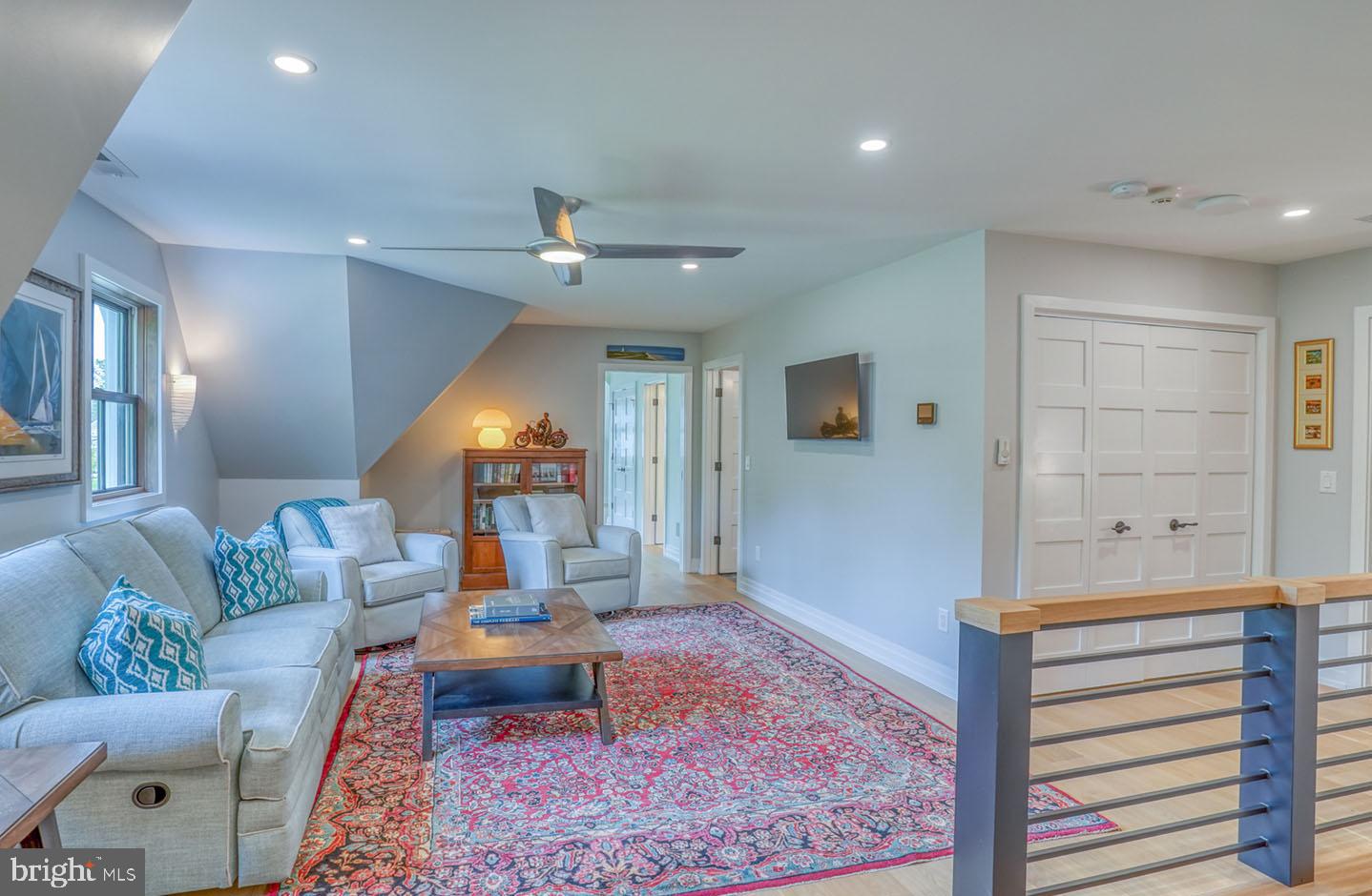 MARINERS RETREAT - Residential