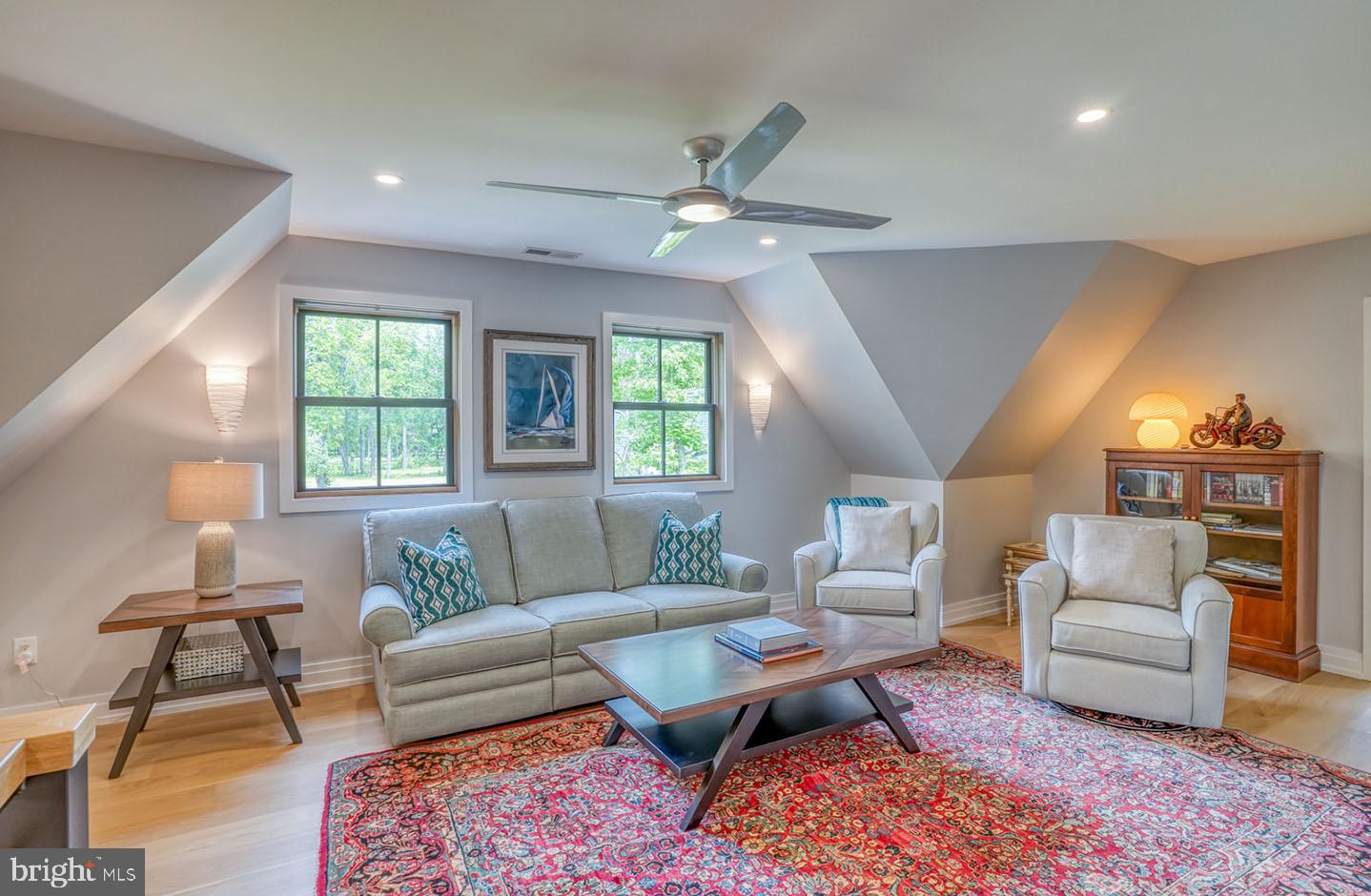 MARINERS RETREAT - Residential