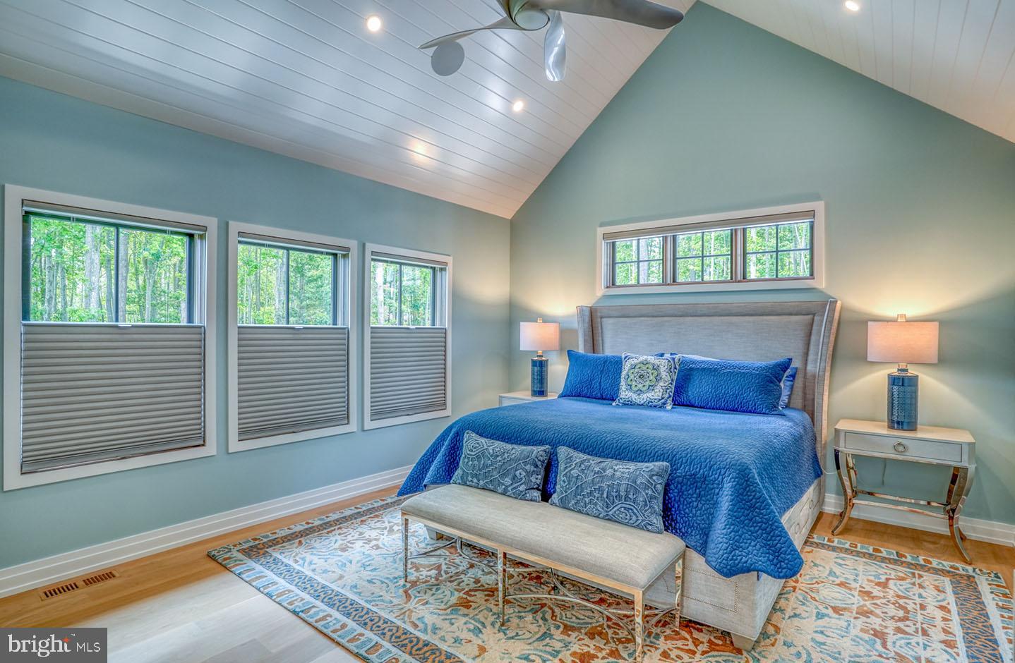 MARINERS RETREAT - Residential