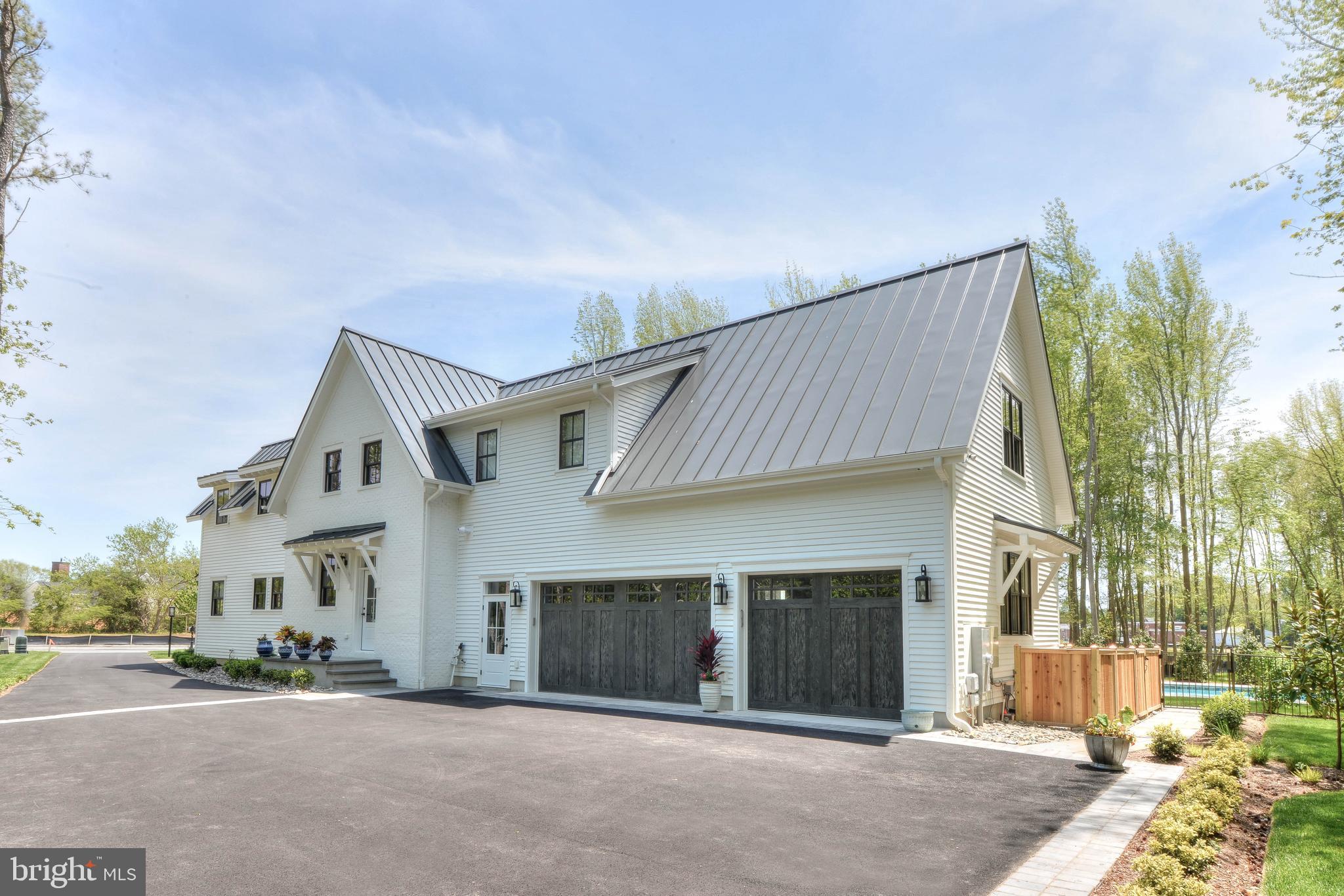 MARINERS RETREAT - Residential