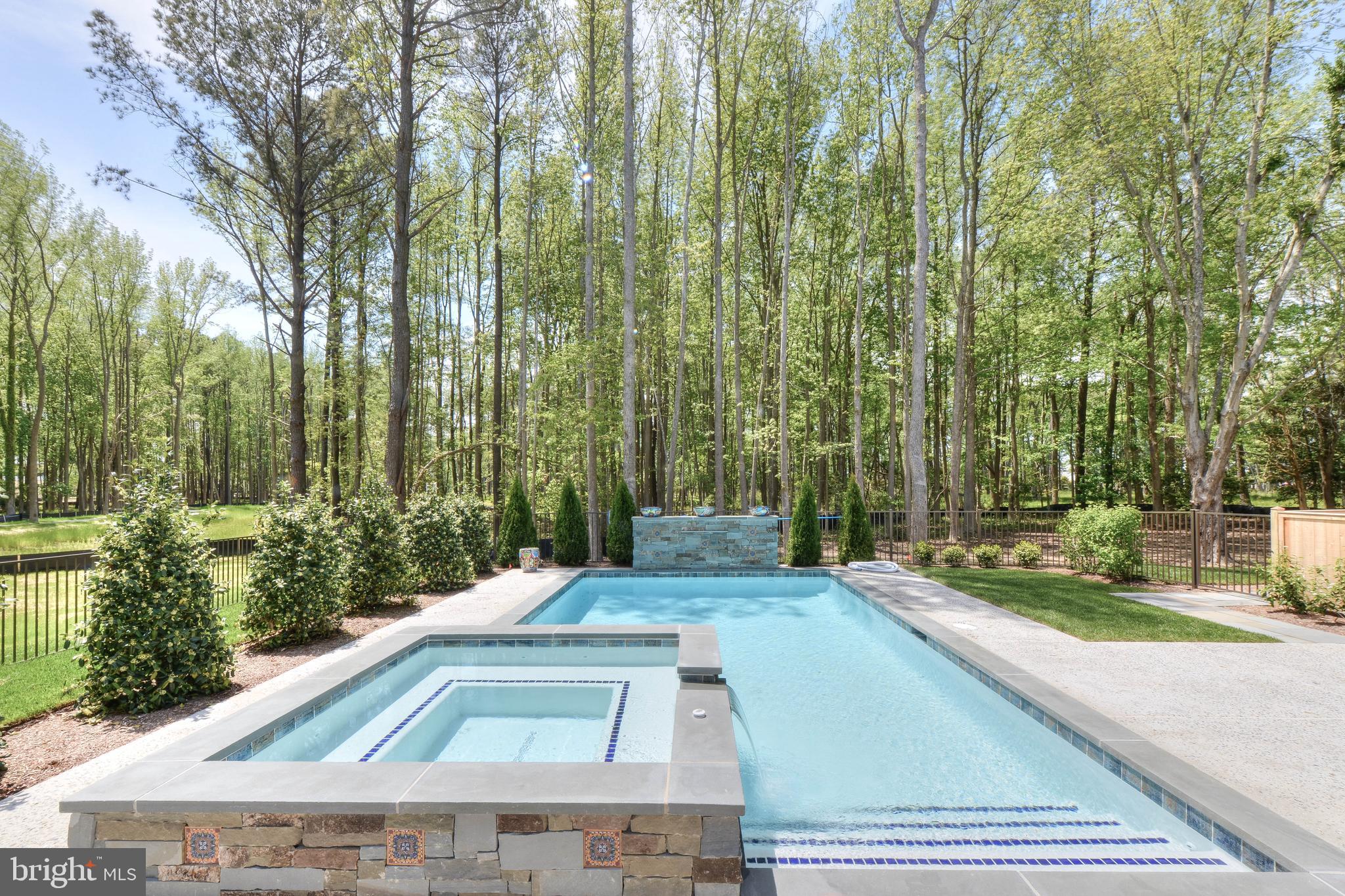 MARINERS RETREAT - Residential