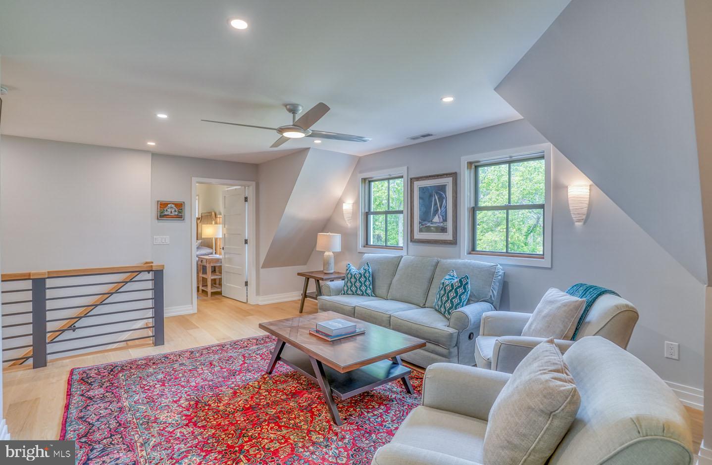 MARINERS RETREAT - Residential