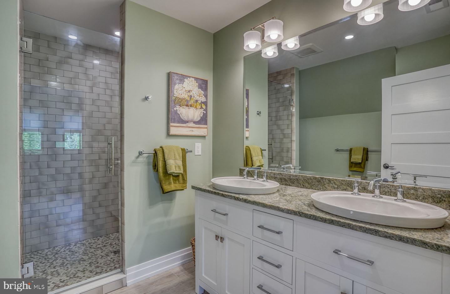 MARINERS RETREAT - Residential