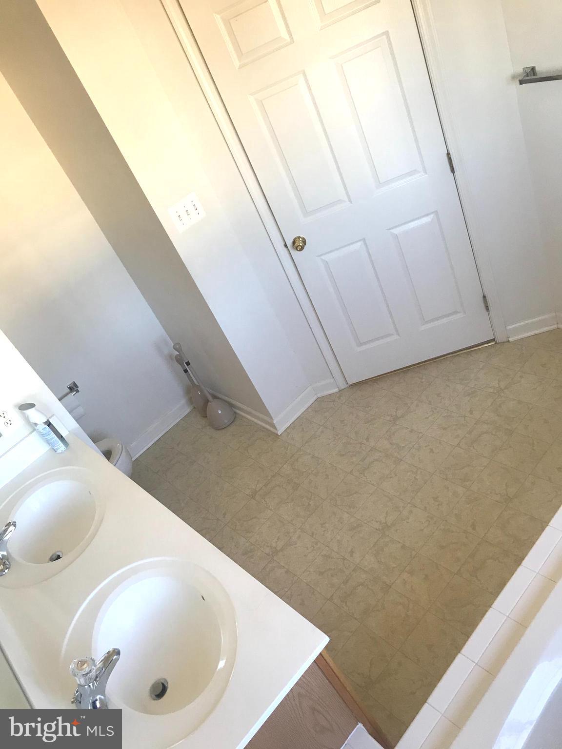 HAGERS CROSSING - Residential Lease