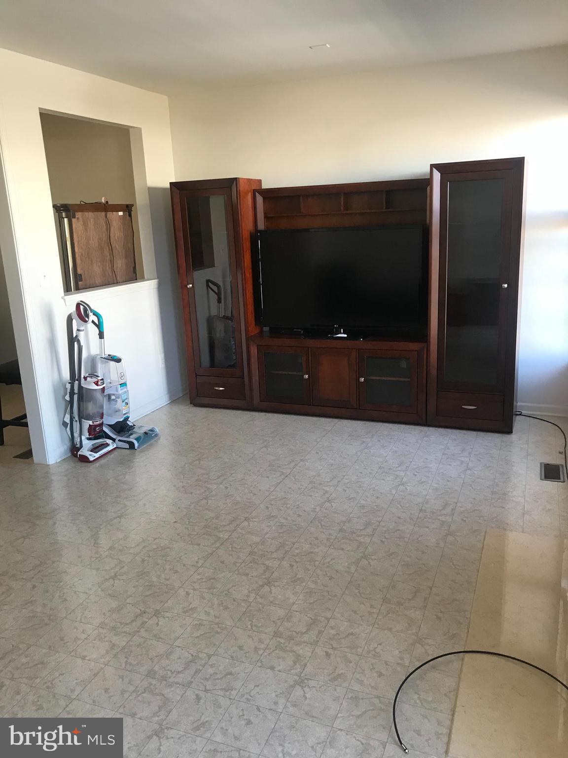 HAGERS CROSSING - Residential Lease