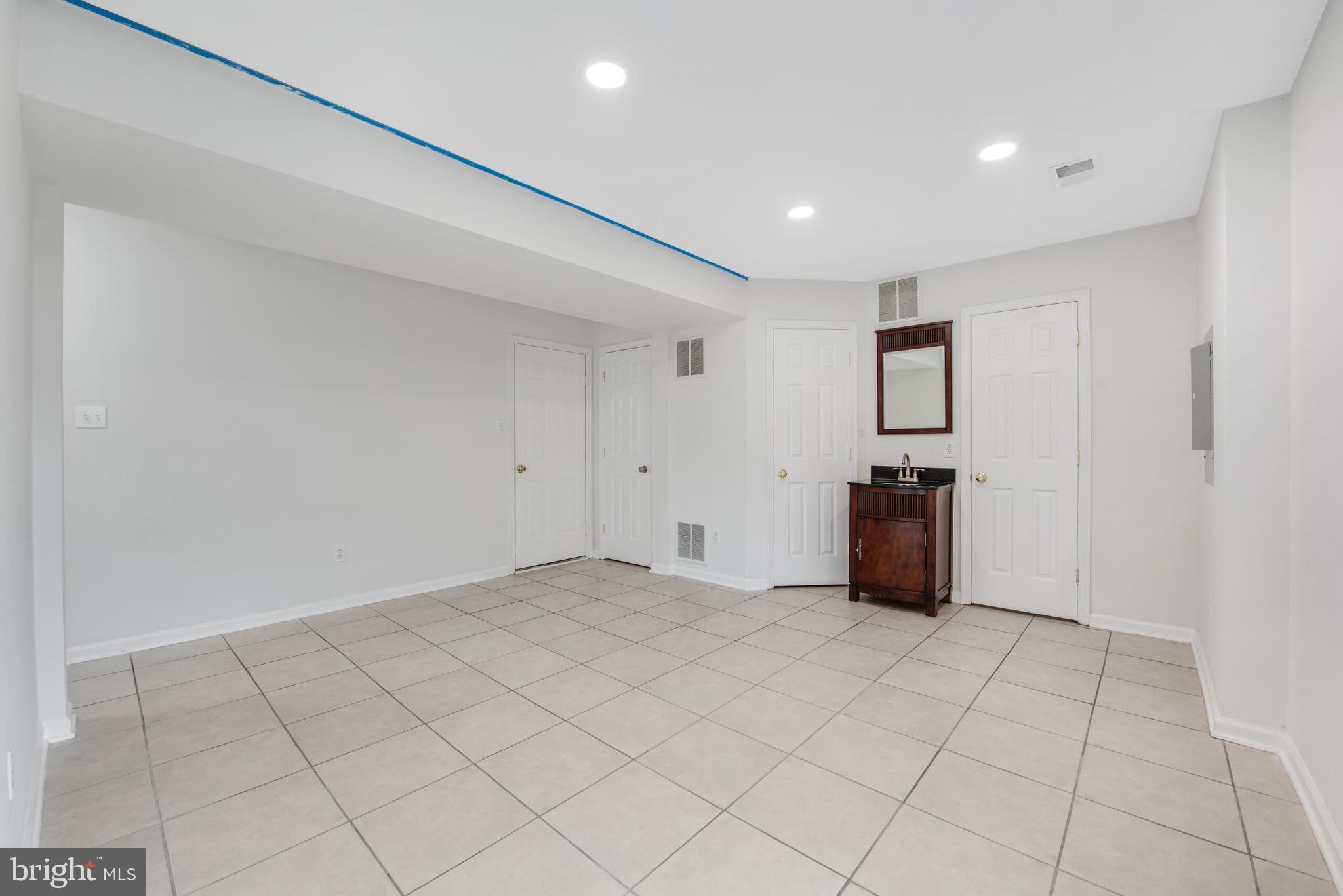 SYCAMORE HILL - Residential Lease