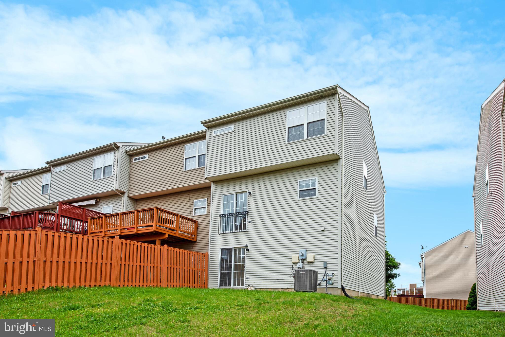 SYCAMORE HILL - Residential Lease