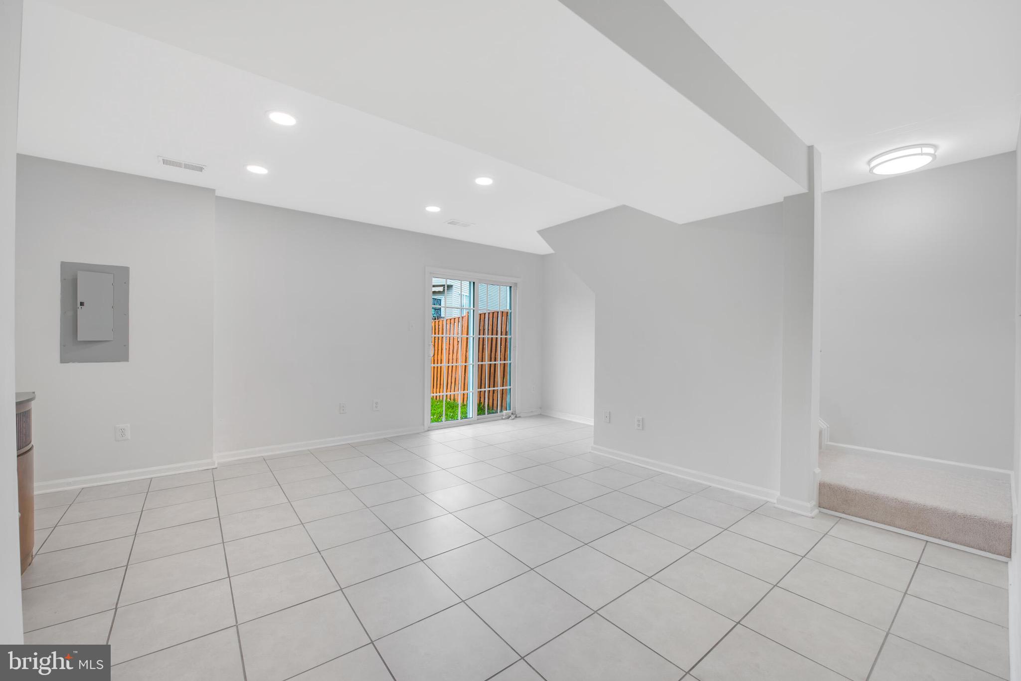 SYCAMORE HILL - Residential Lease