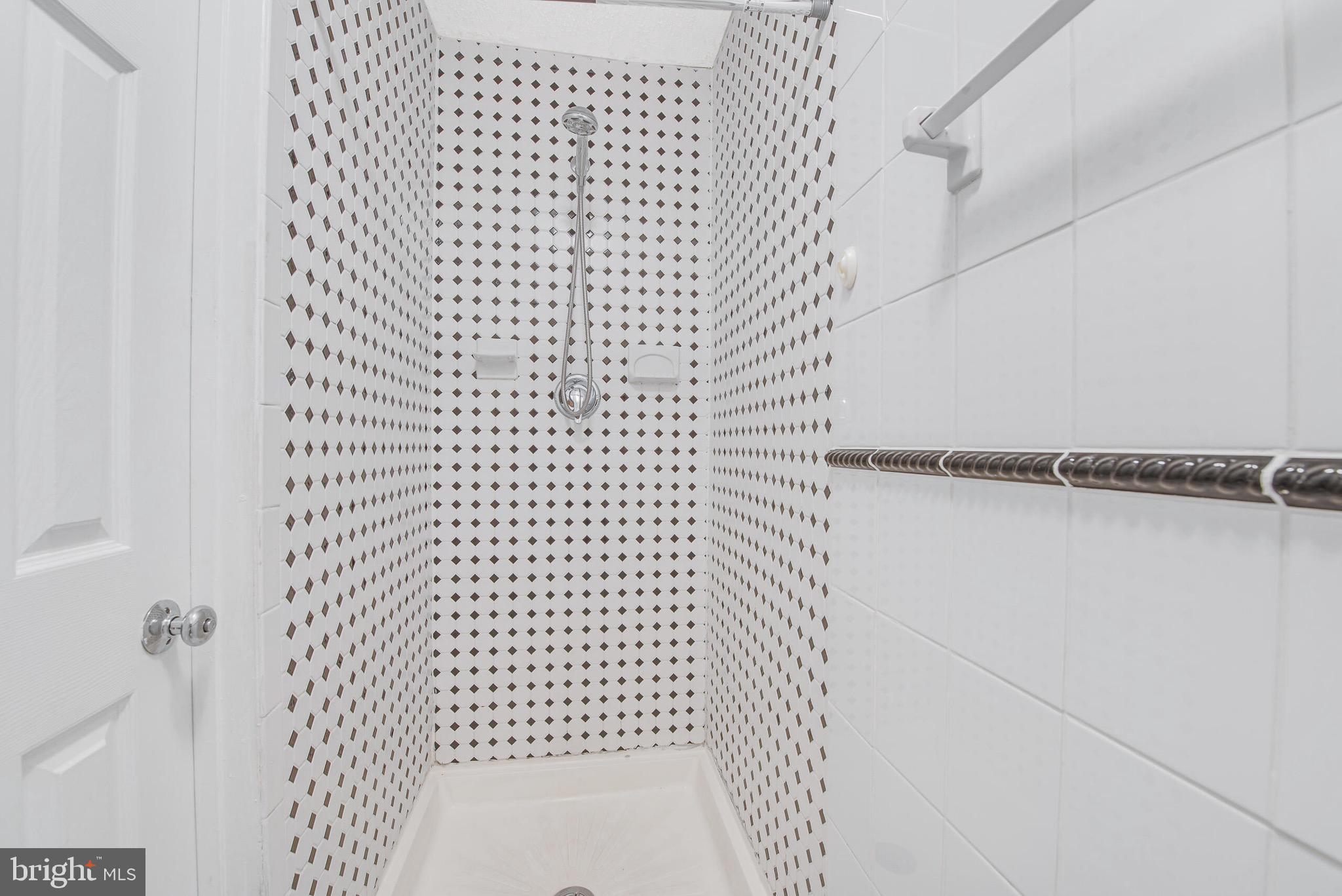 SYCAMORE HILL - Residential Lease