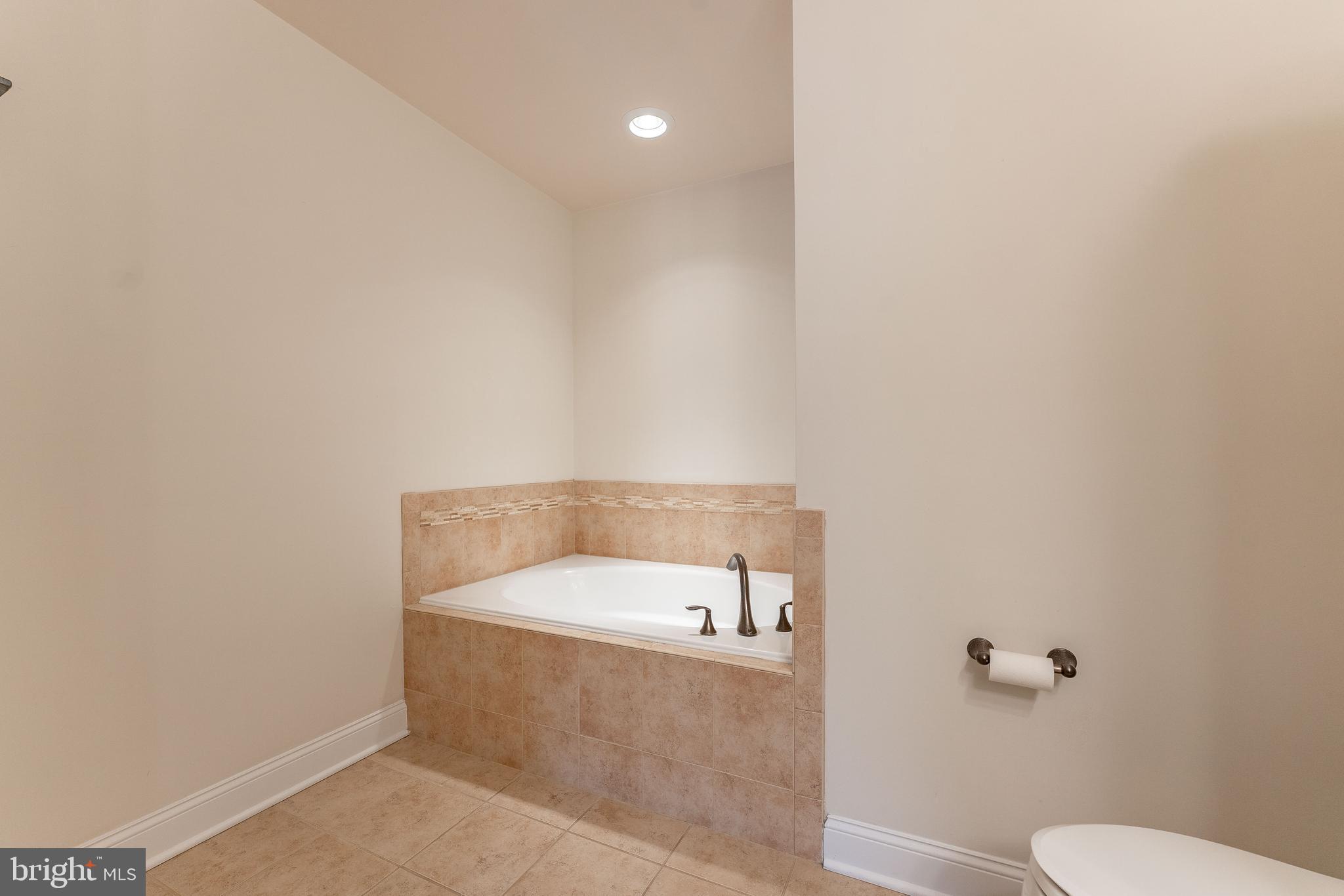 HAVERFORD COURT - Residential