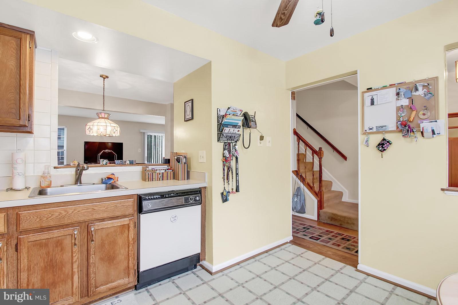 CONSTANT FRIENDSHIP - Residential