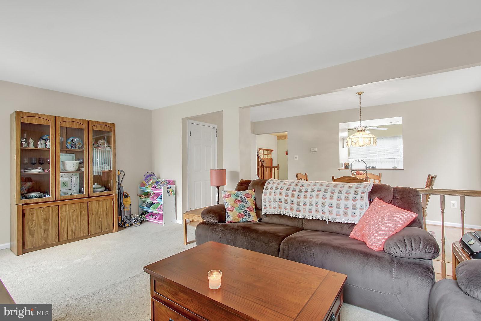 CONSTANT FRIENDSHIP - Residential