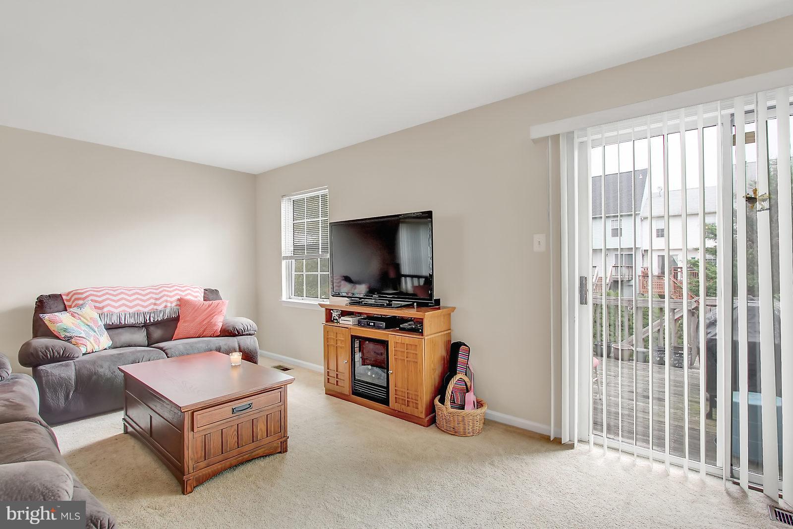 CONSTANT FRIENDSHIP - Residential