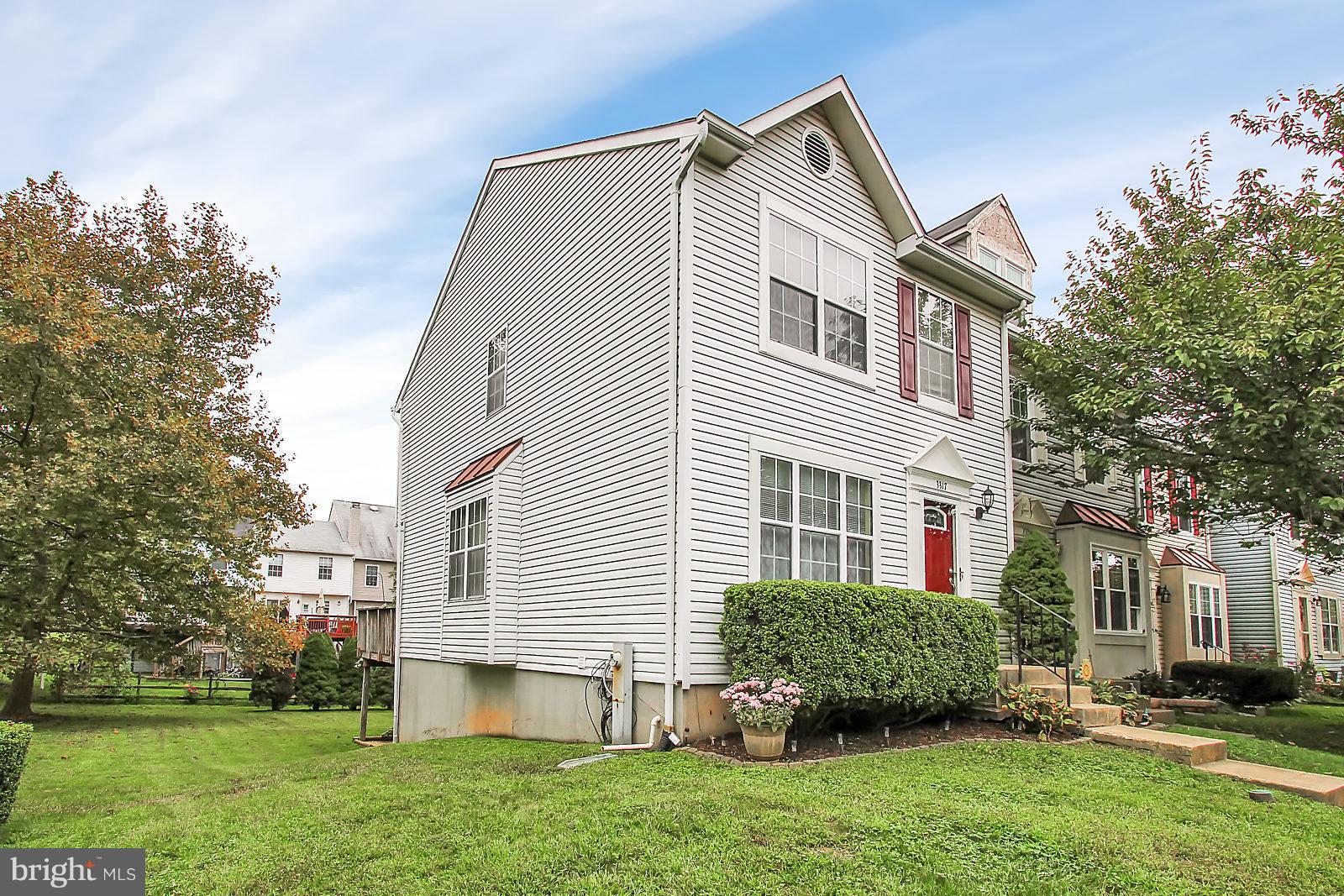 CONSTANT FRIENDSHIP - Residential