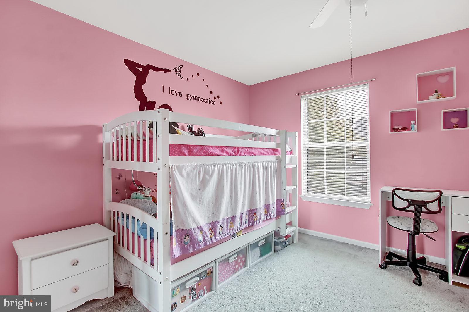 CONSTANT FRIENDSHIP - Residential