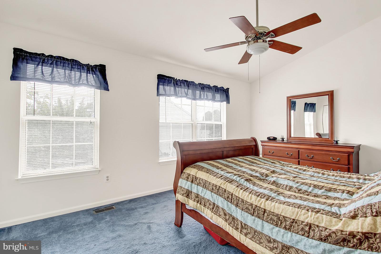 CONSTANT FRIENDSHIP - Residential