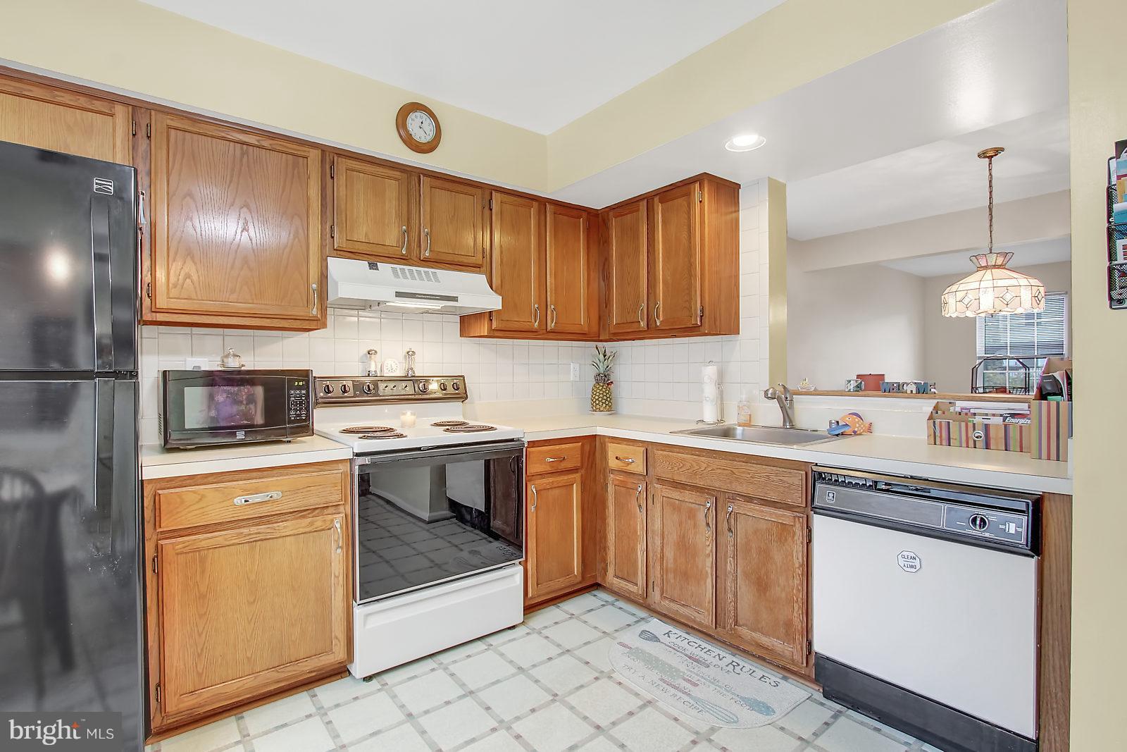 CONSTANT FRIENDSHIP - Residential