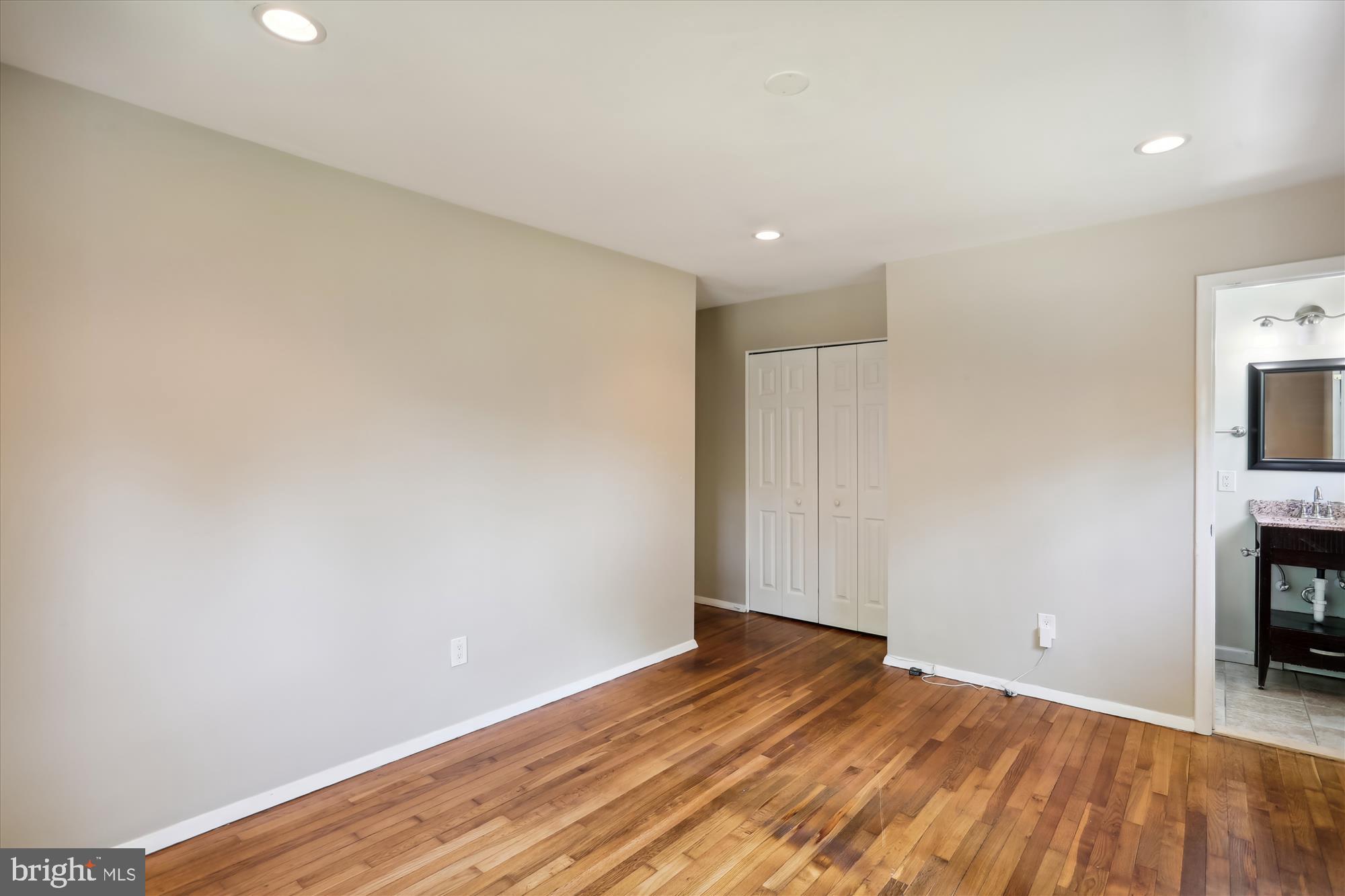 NEWPORT HILLS - Residential