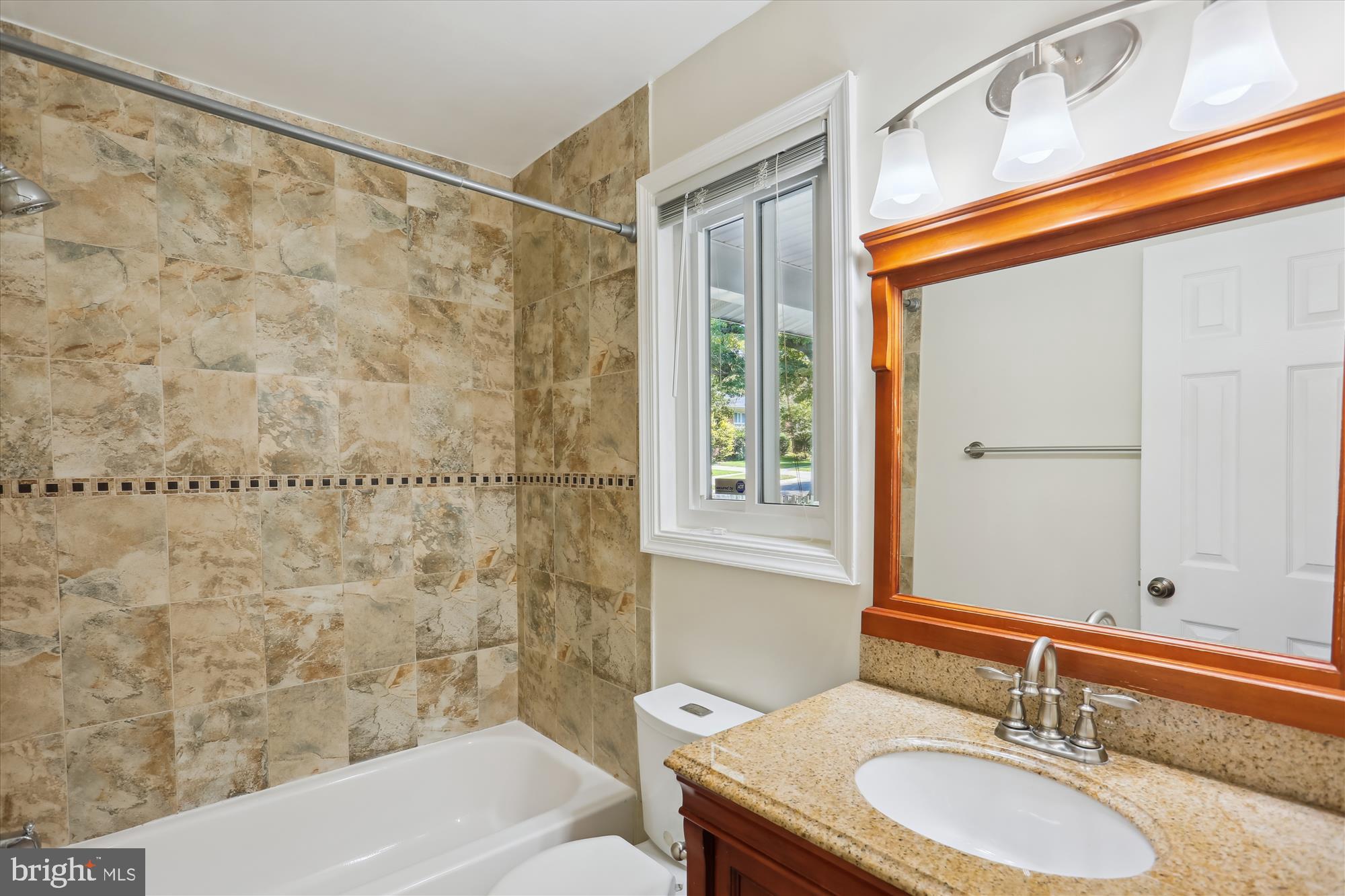 NEWPORT HILLS - Residential