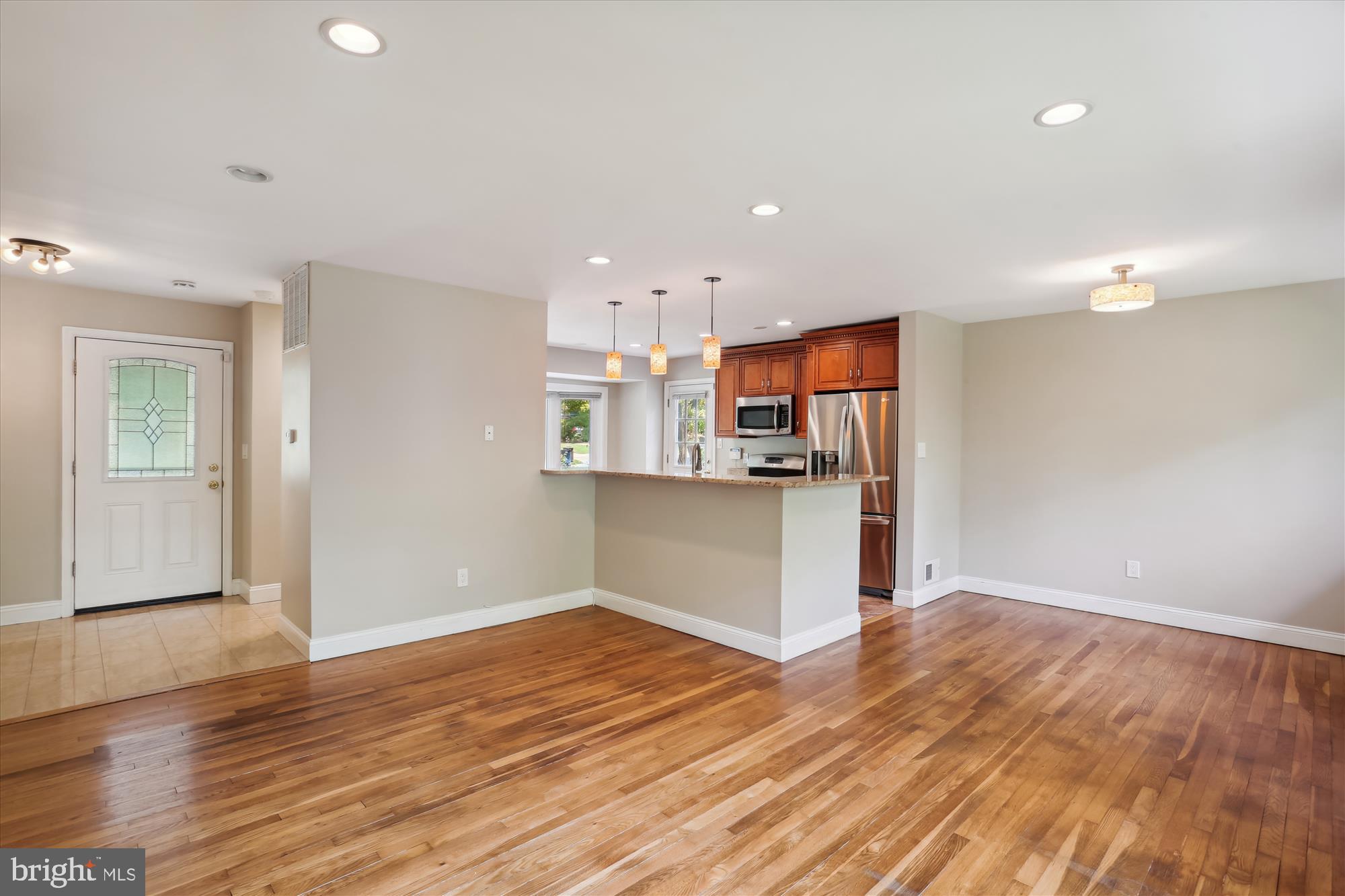 NEWPORT HILLS - Residential