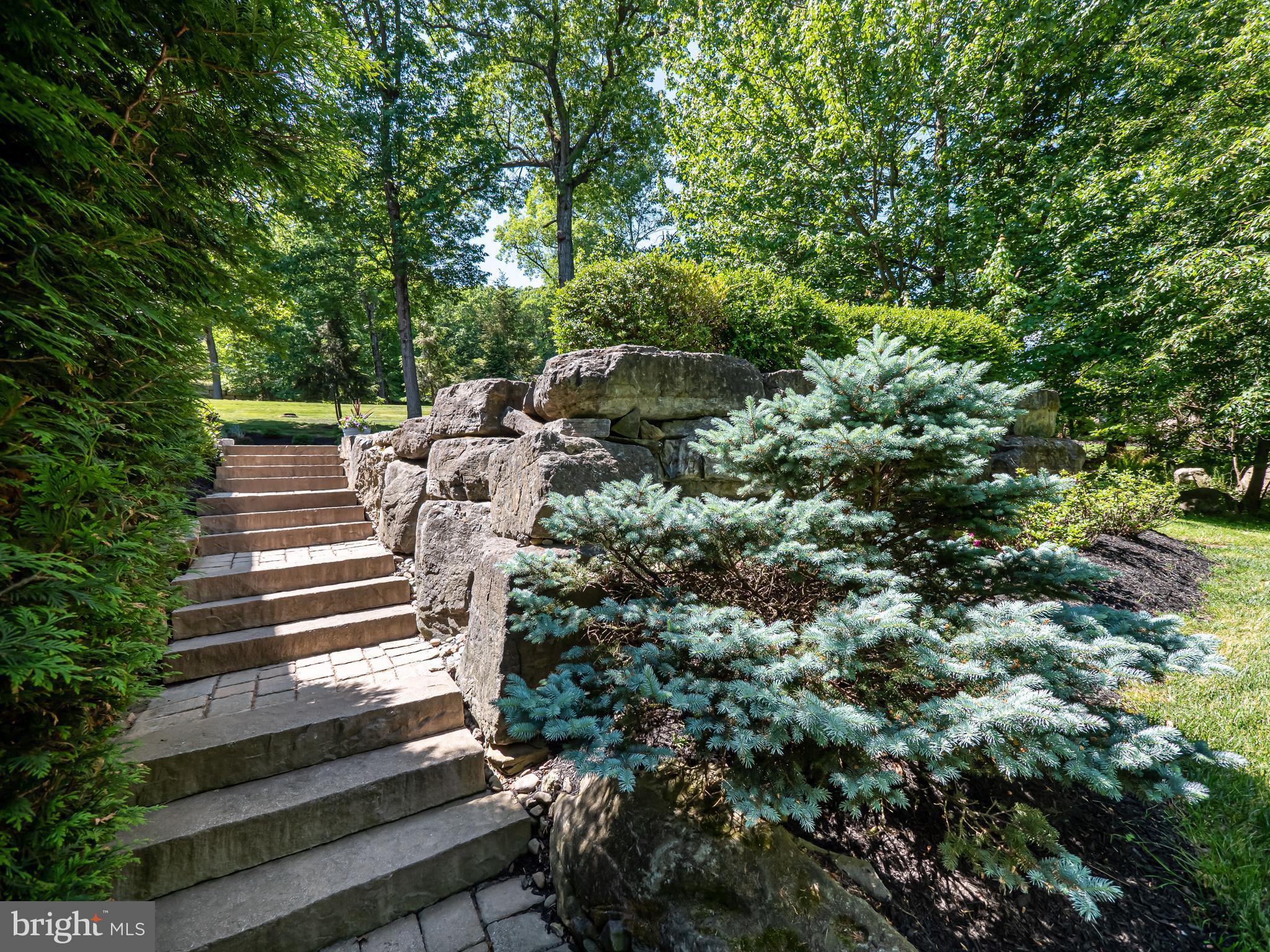 WEYHILL WOODS - Residential