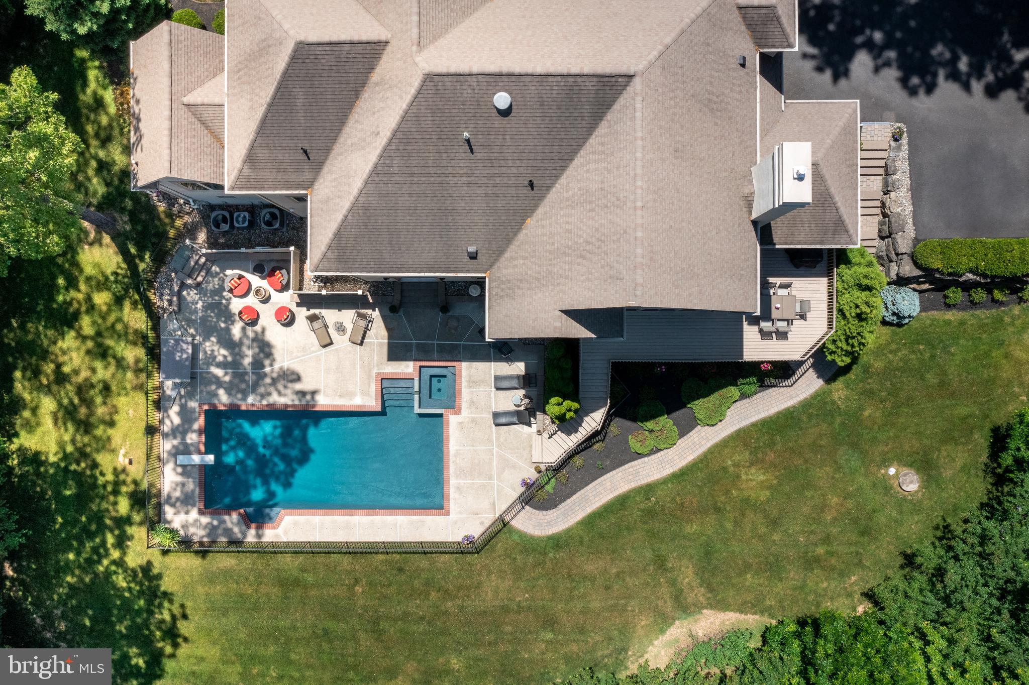 WEYHILL WOODS - Residential