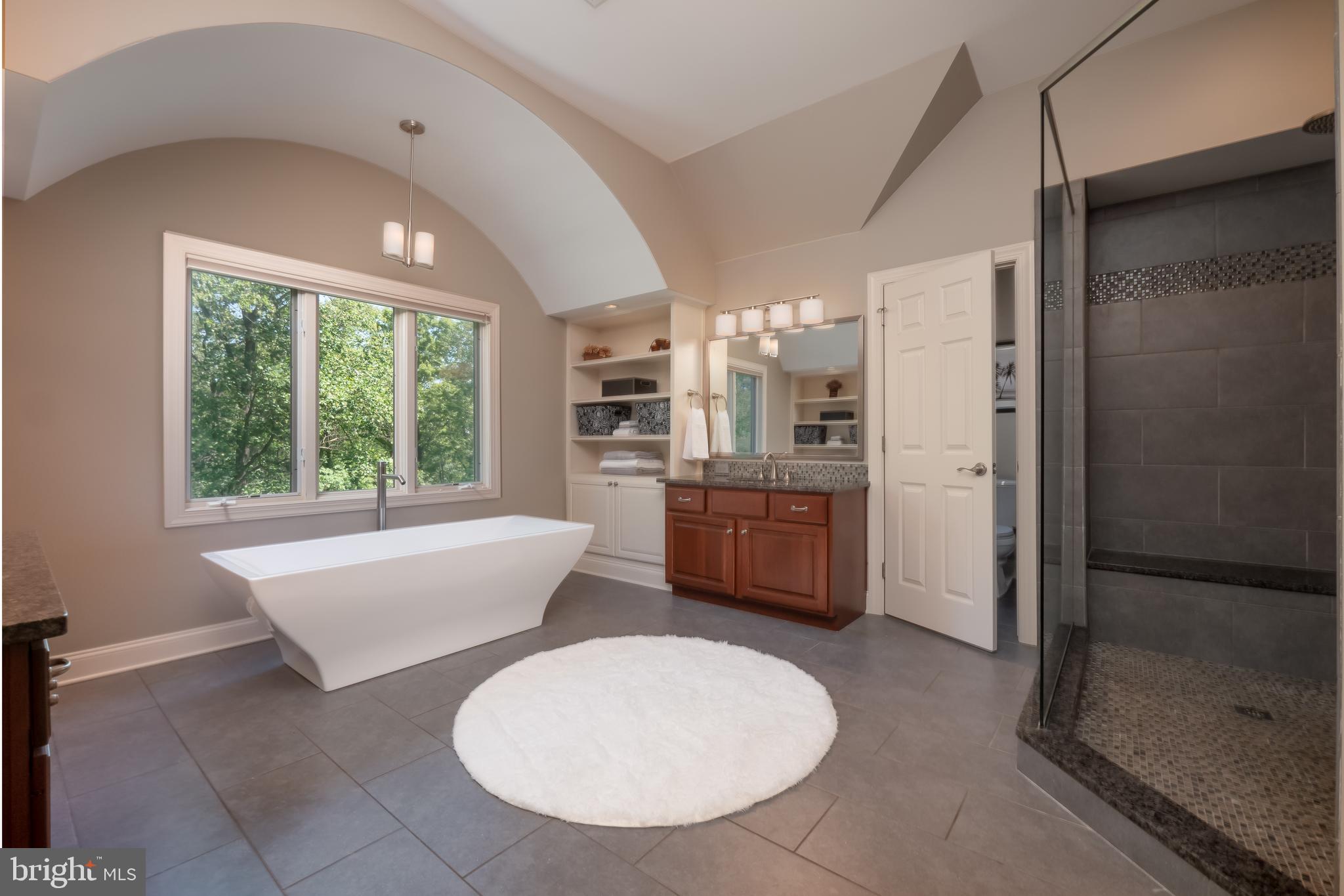 WEYHILL WOODS - Residential