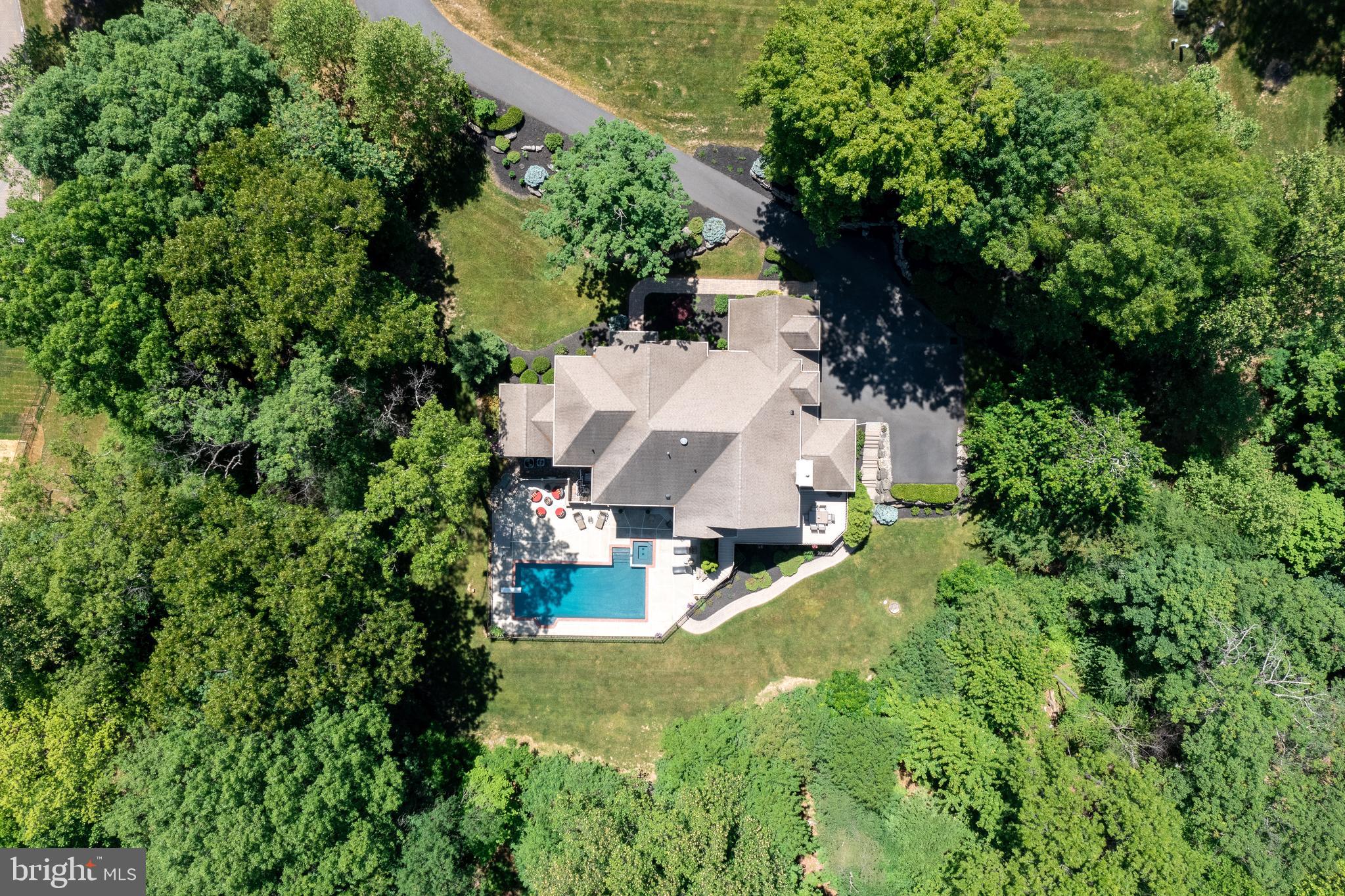 WEYHILL WOODS - Residential