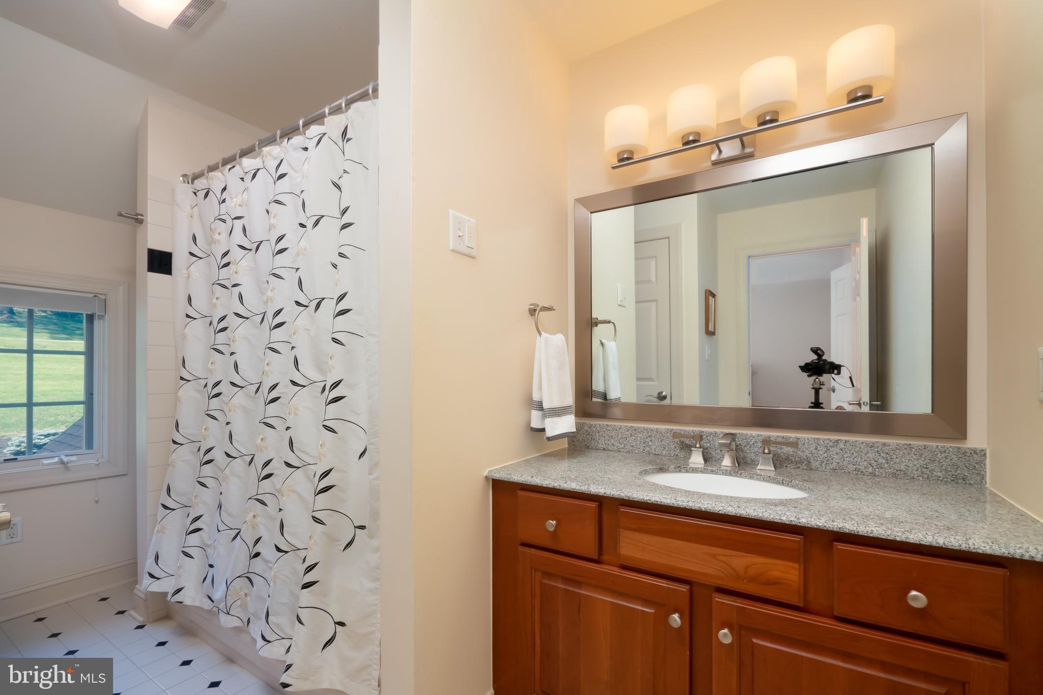 WEYHILL WOODS - Residential