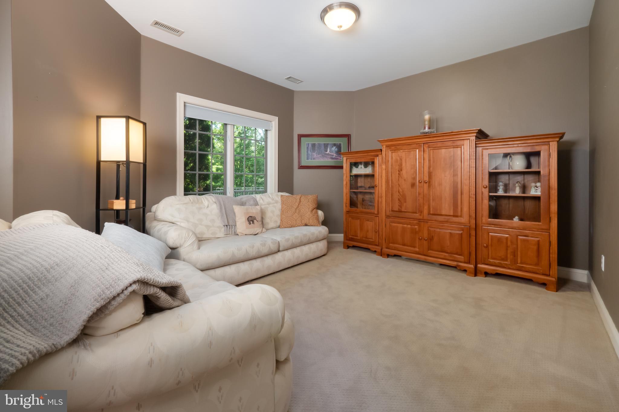 WEYHILL WOODS - Residential