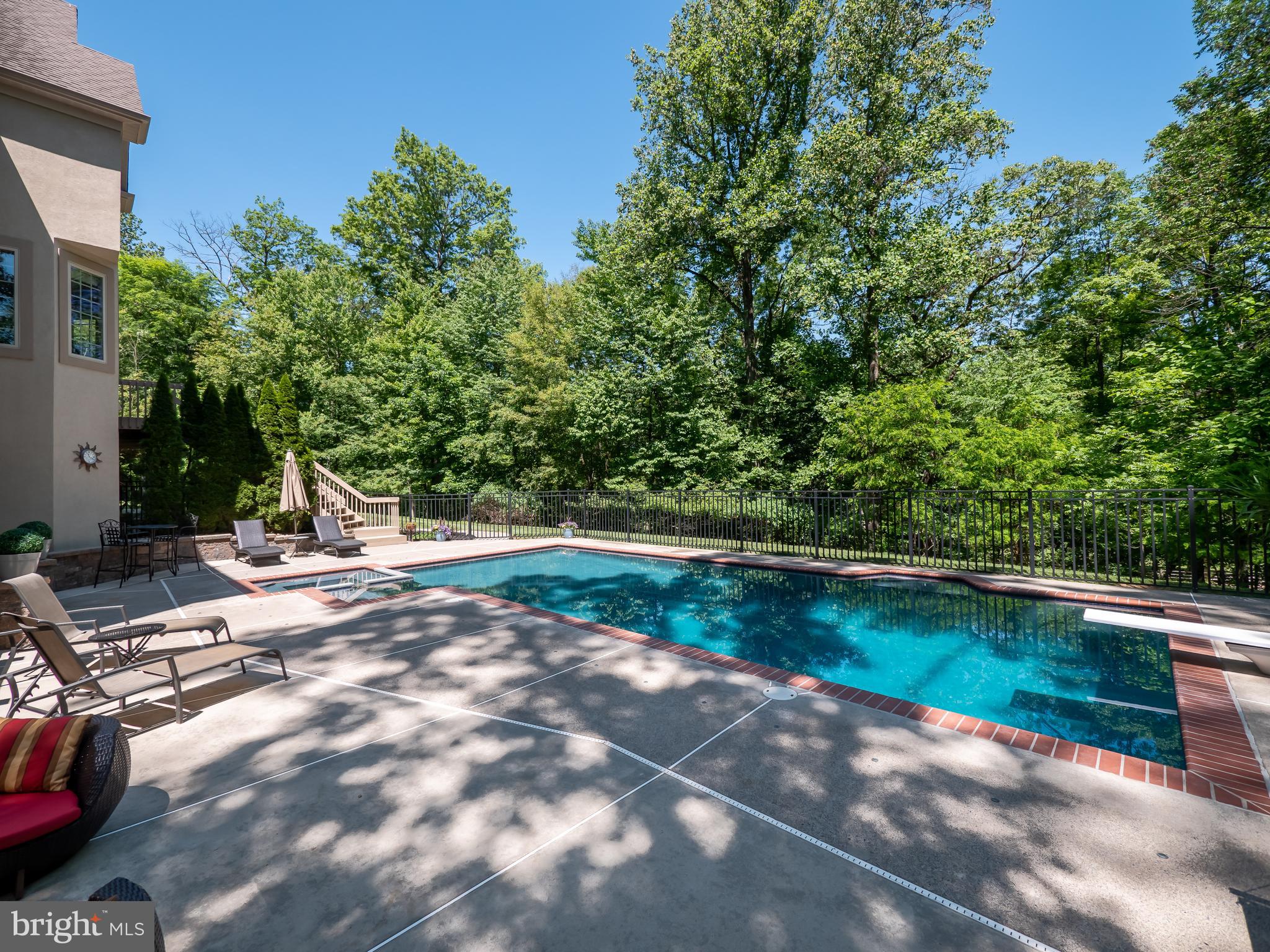 WEYHILL WOODS - Residential