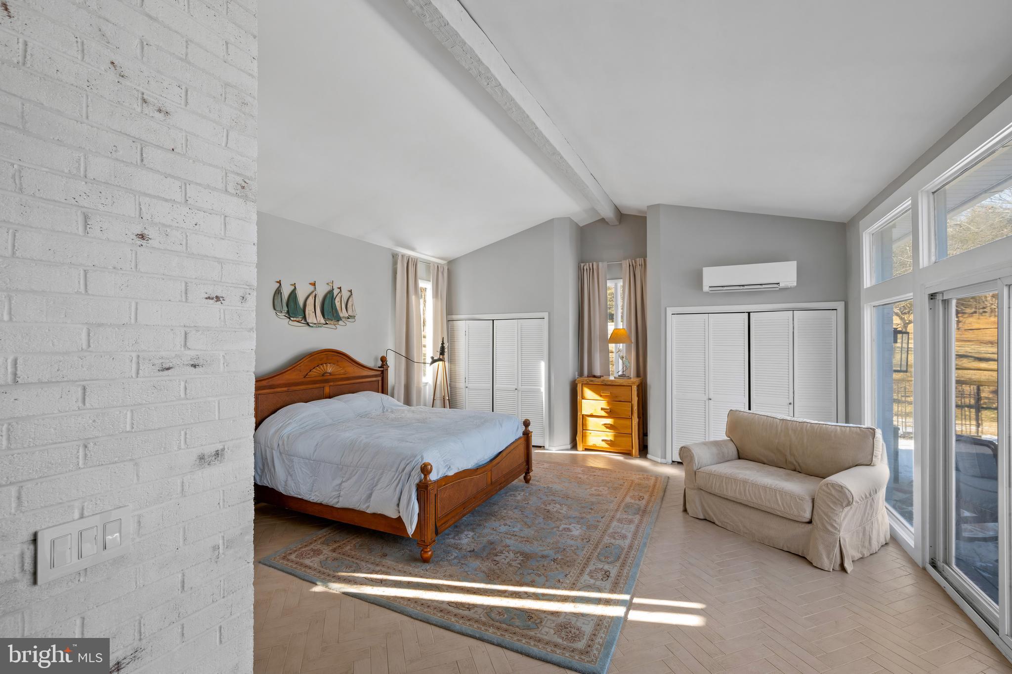 HONEYSUCKLE HILL - Residential