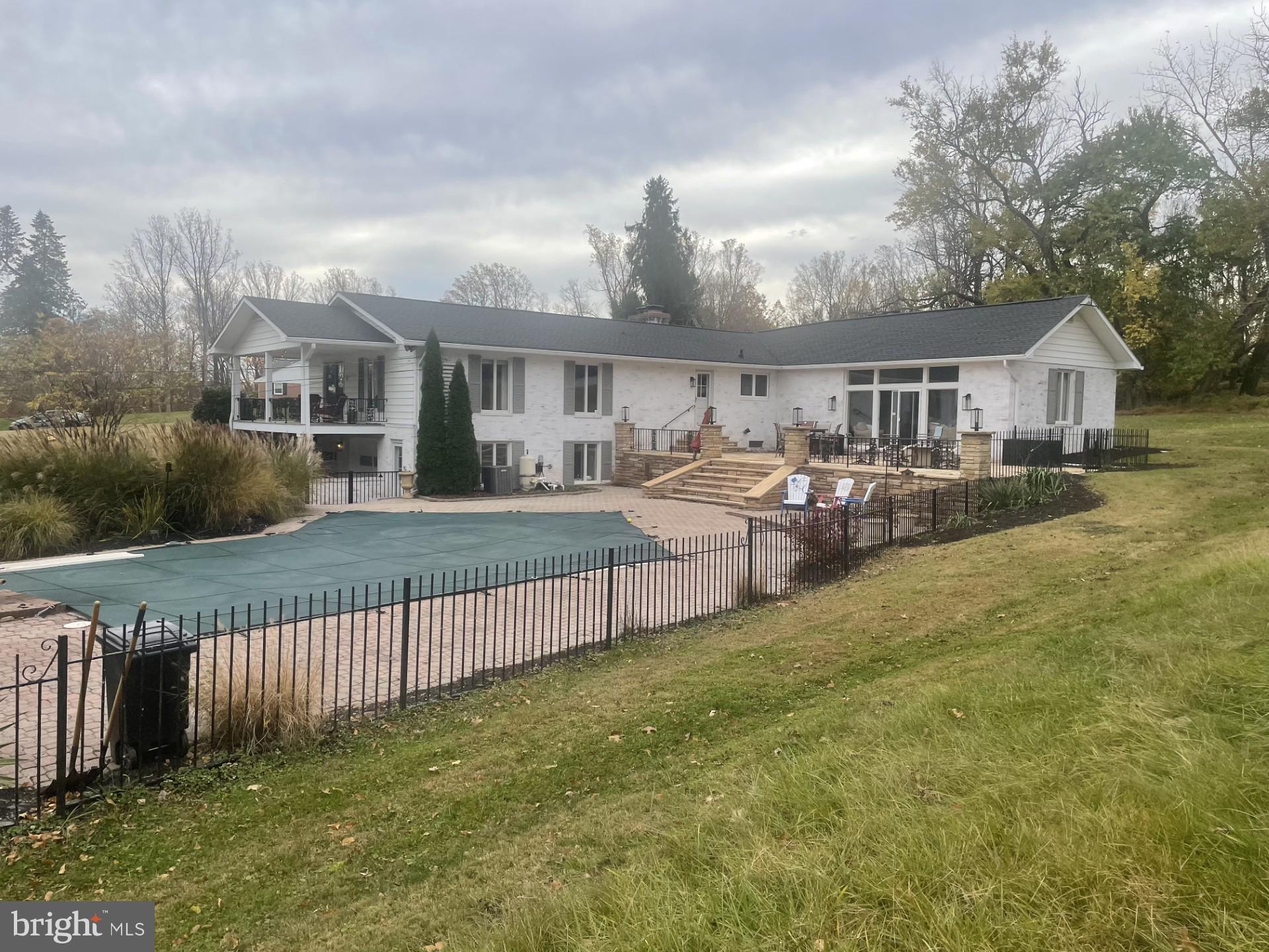 HONEYSUCKLE HILL - Residential