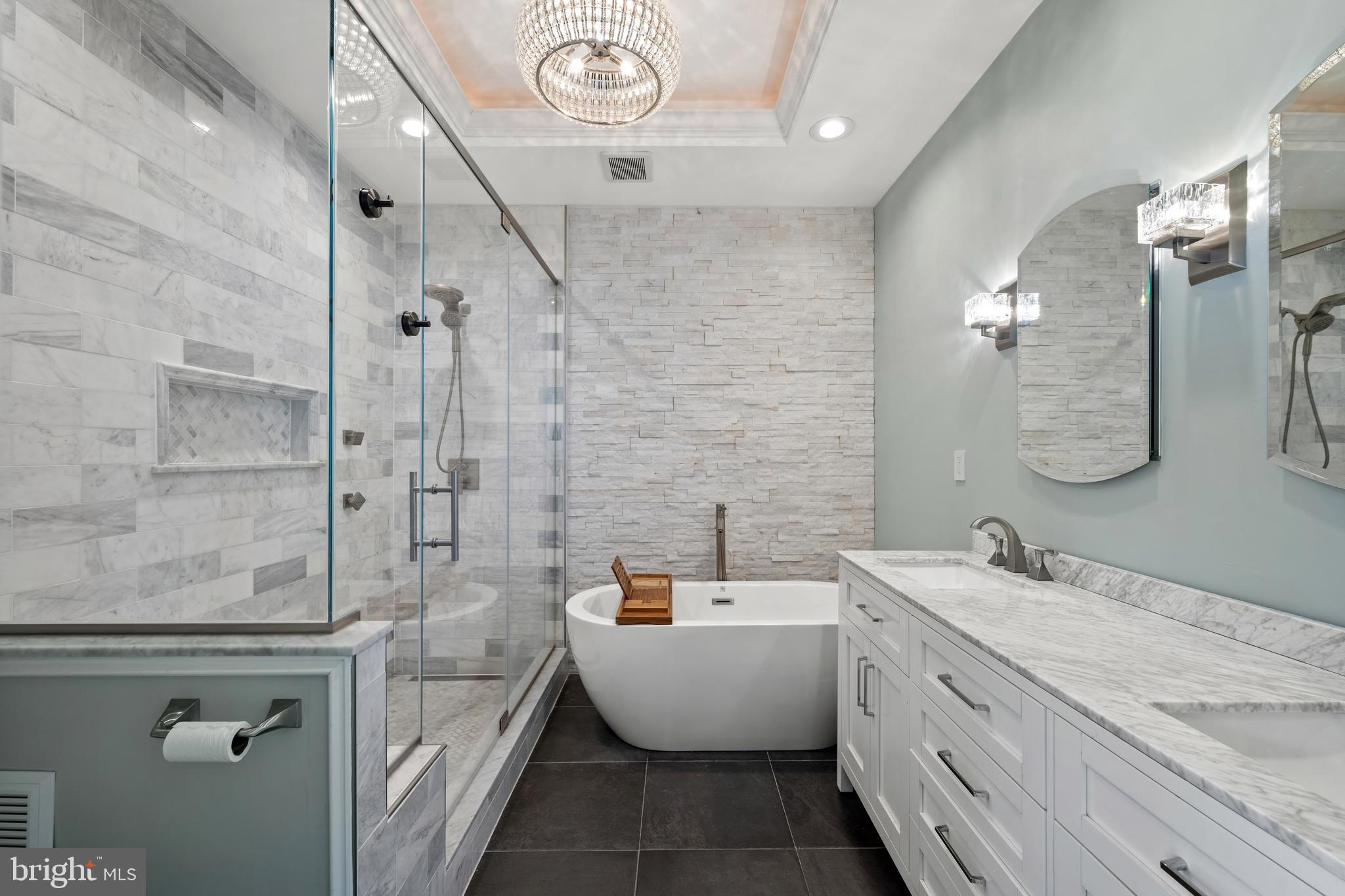 HONEYSUCKLE HILL - Residential