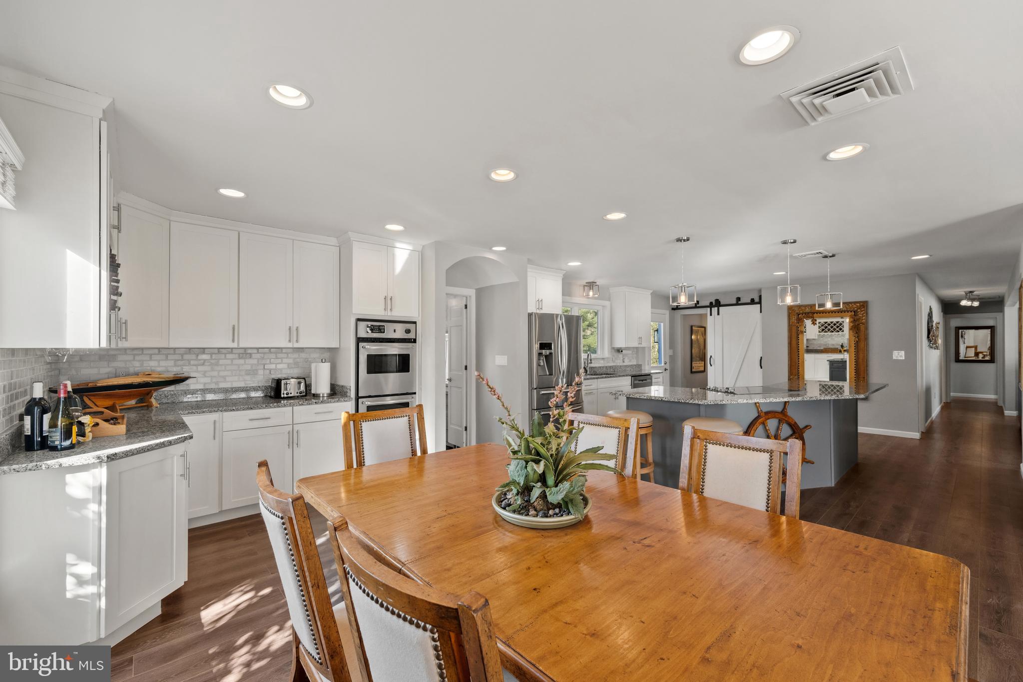 HONEYSUCKLE HILL - Residential