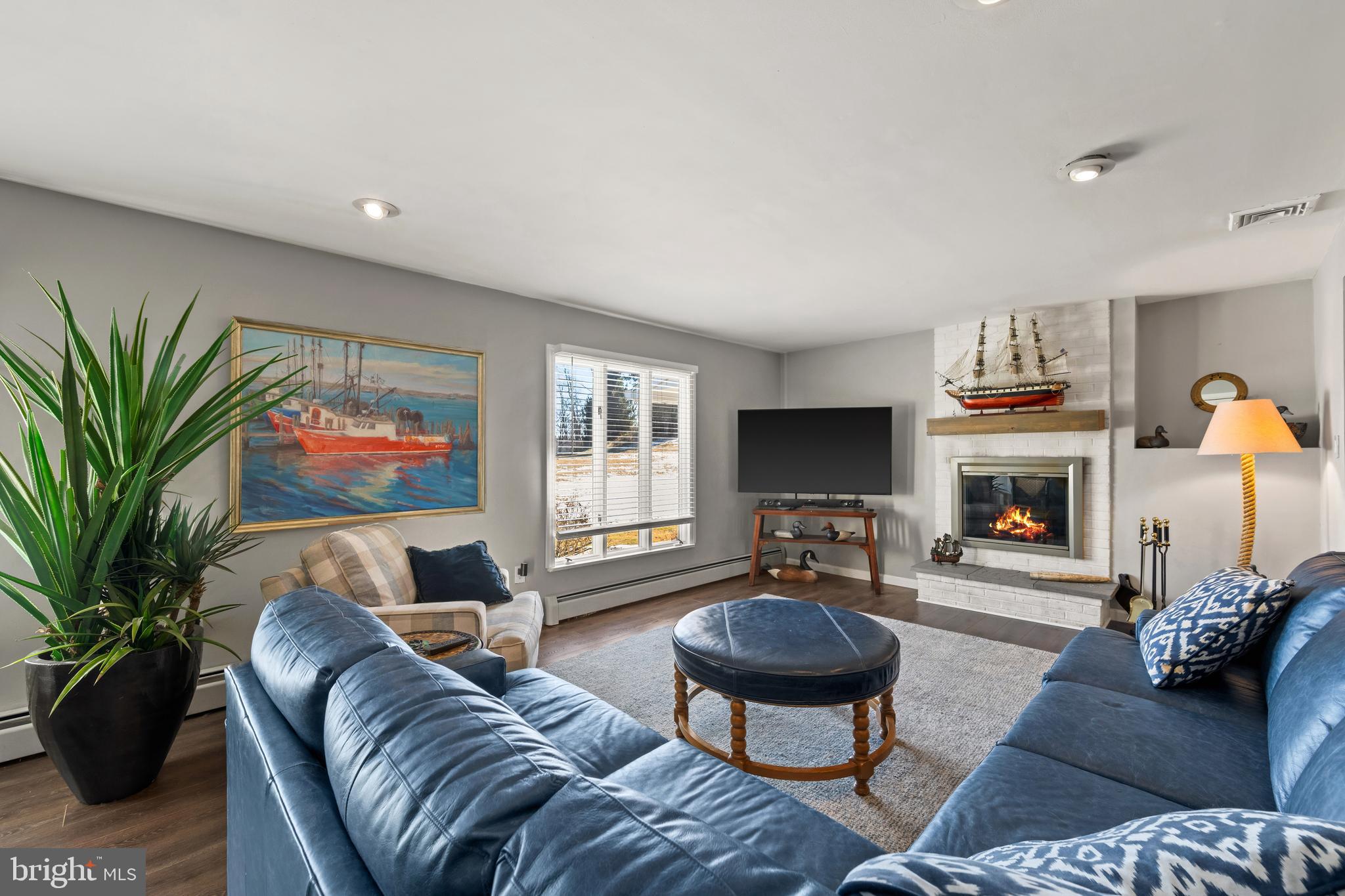 HONEYSUCKLE HILL - Residential