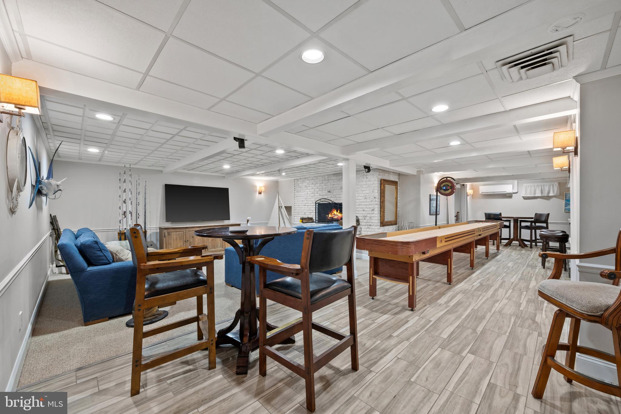 HONEYSUCKLE HILL - Residential