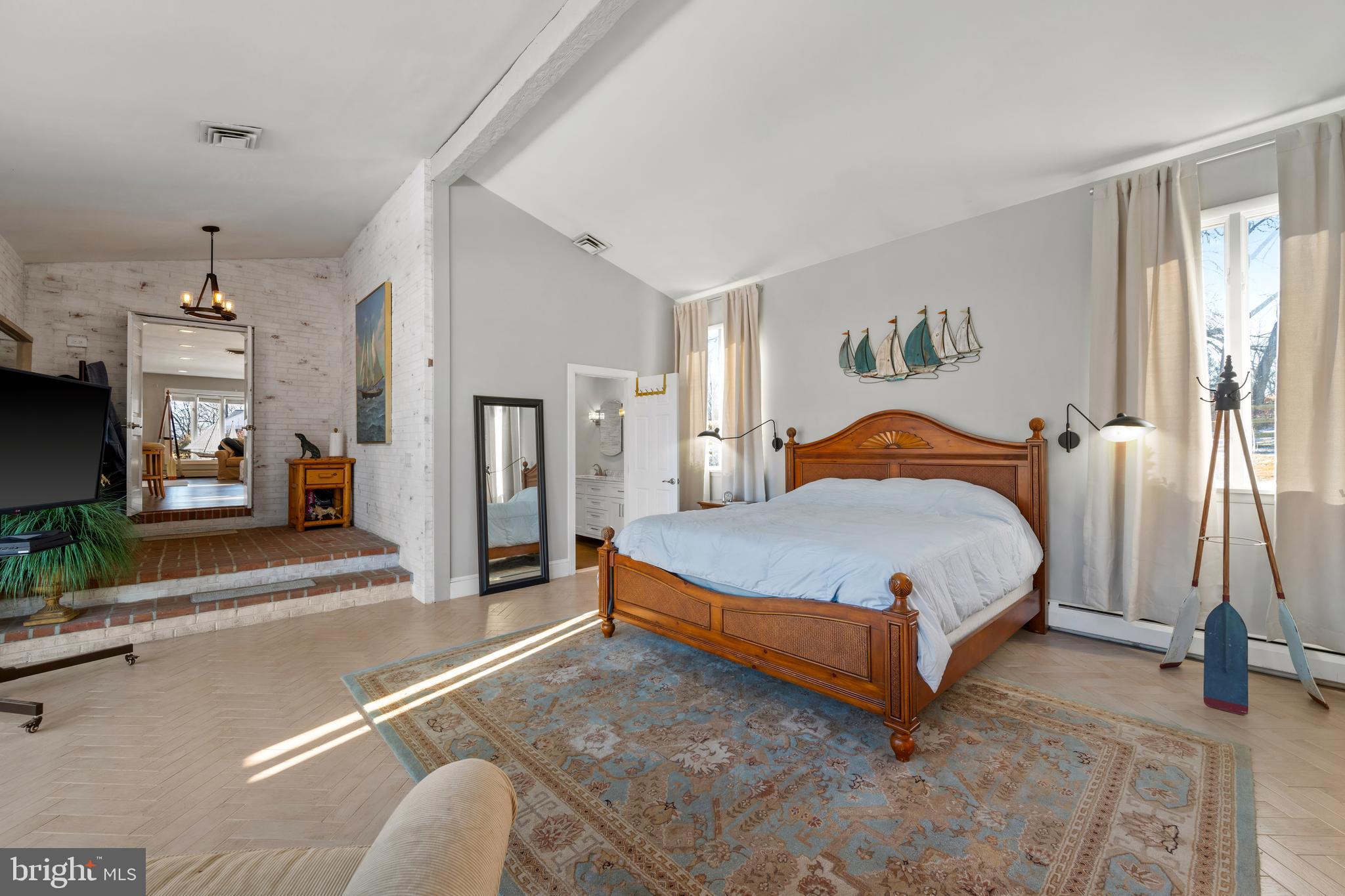 HONEYSUCKLE HILL - Residential