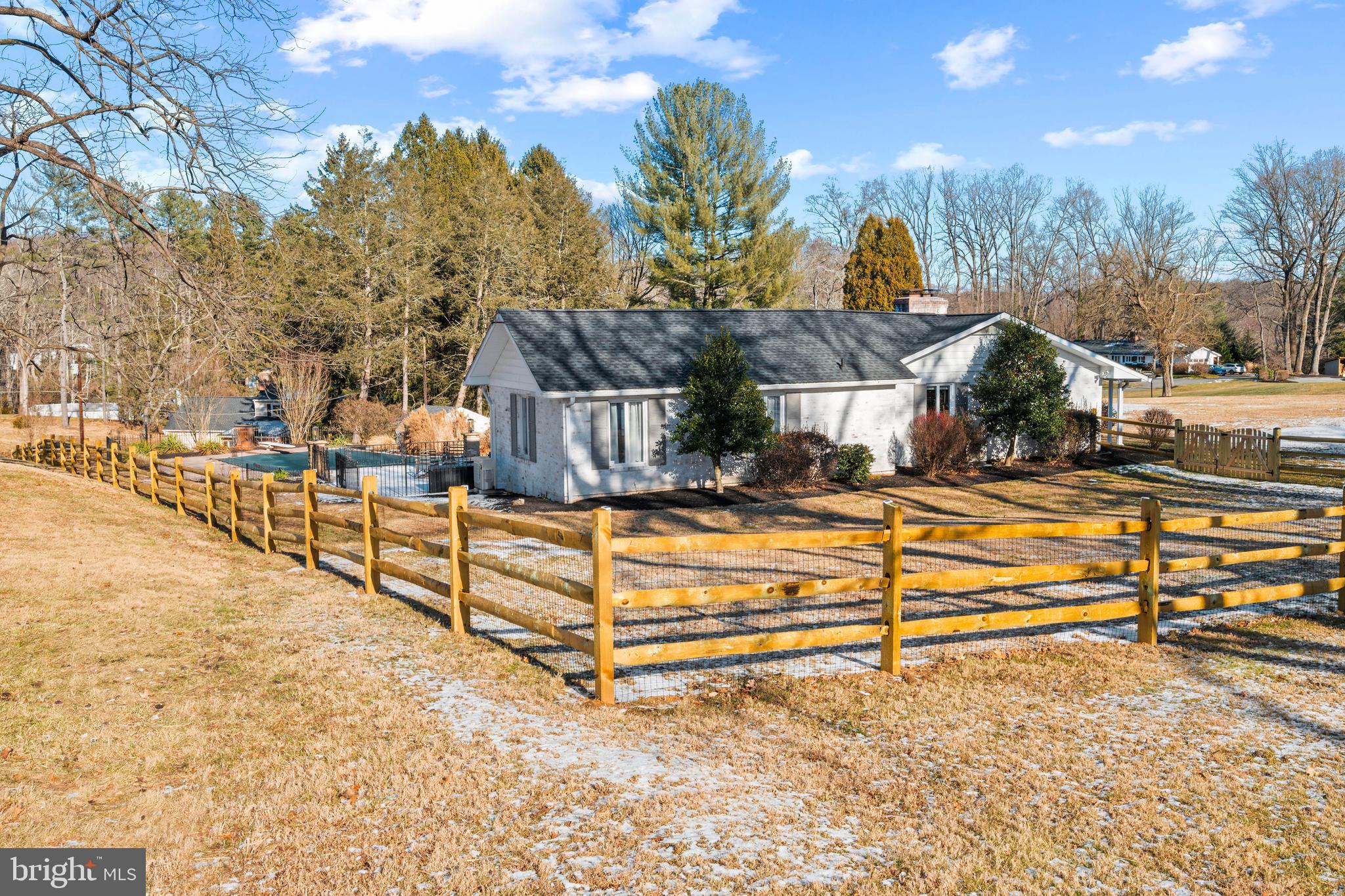 HONEYSUCKLE HILL - Residential